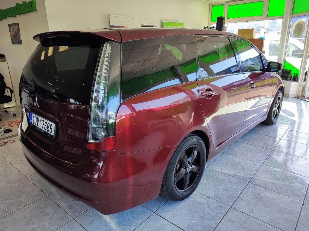 Mitsubishi Grandis, 2.4i 121kw 7MÍST - fotka 4