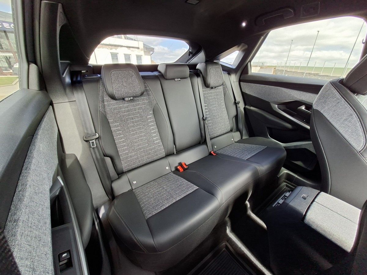 Peugeot 3008, ALLURE HYBRID 145k e-DCS6 - fotka 6