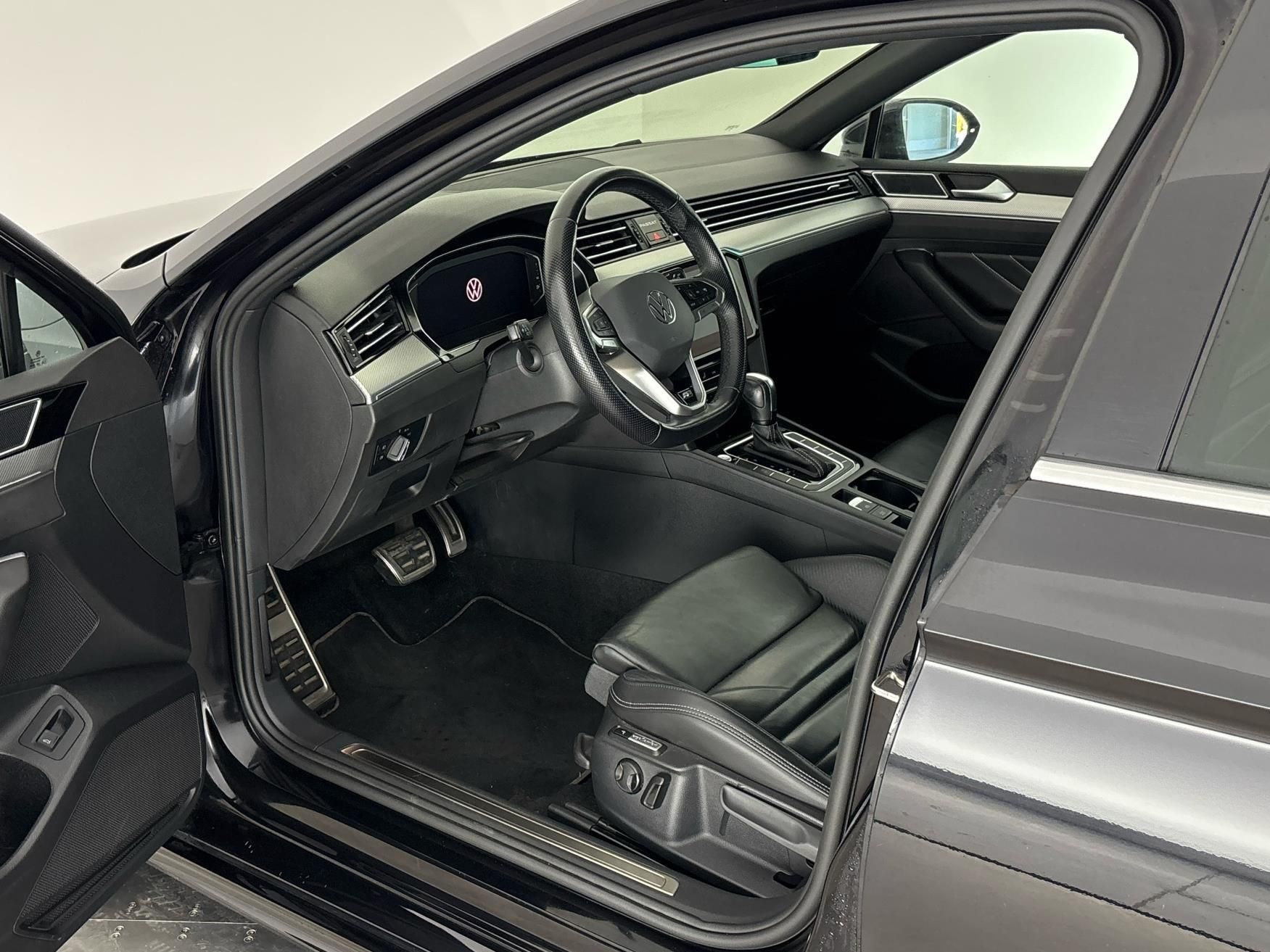 Volkswagen Passat, 2.0 TDI / 110 kW R-LINE DSG - fotka 6