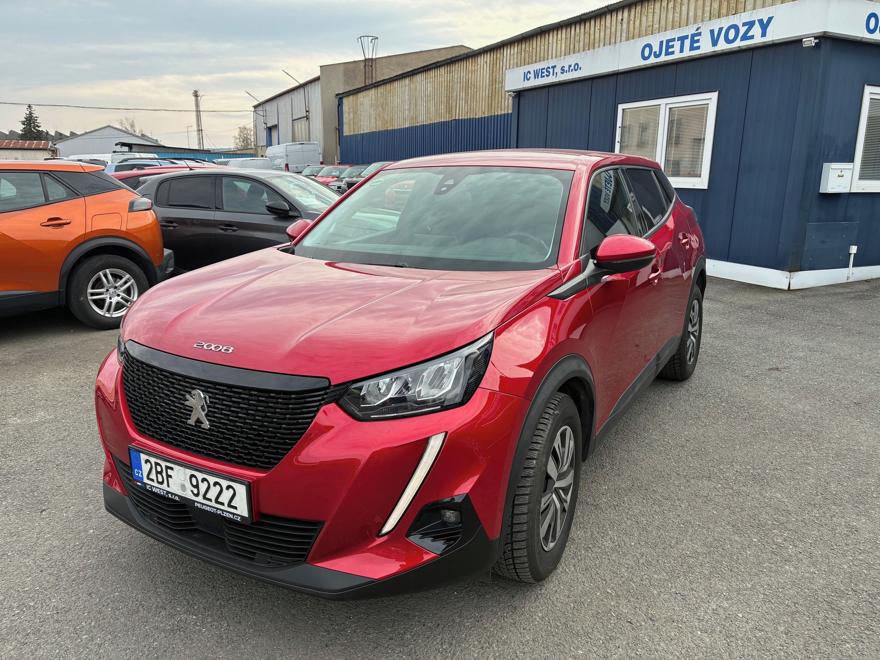 Peugeot 2008, 1,2 PureTech Active Pack  100k - fotka 5