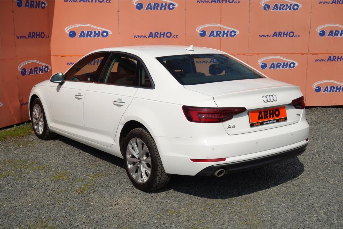 Audi A4, 2,0 TDi, ČR, 1 MAJ., SERV. KN. - fotka 5