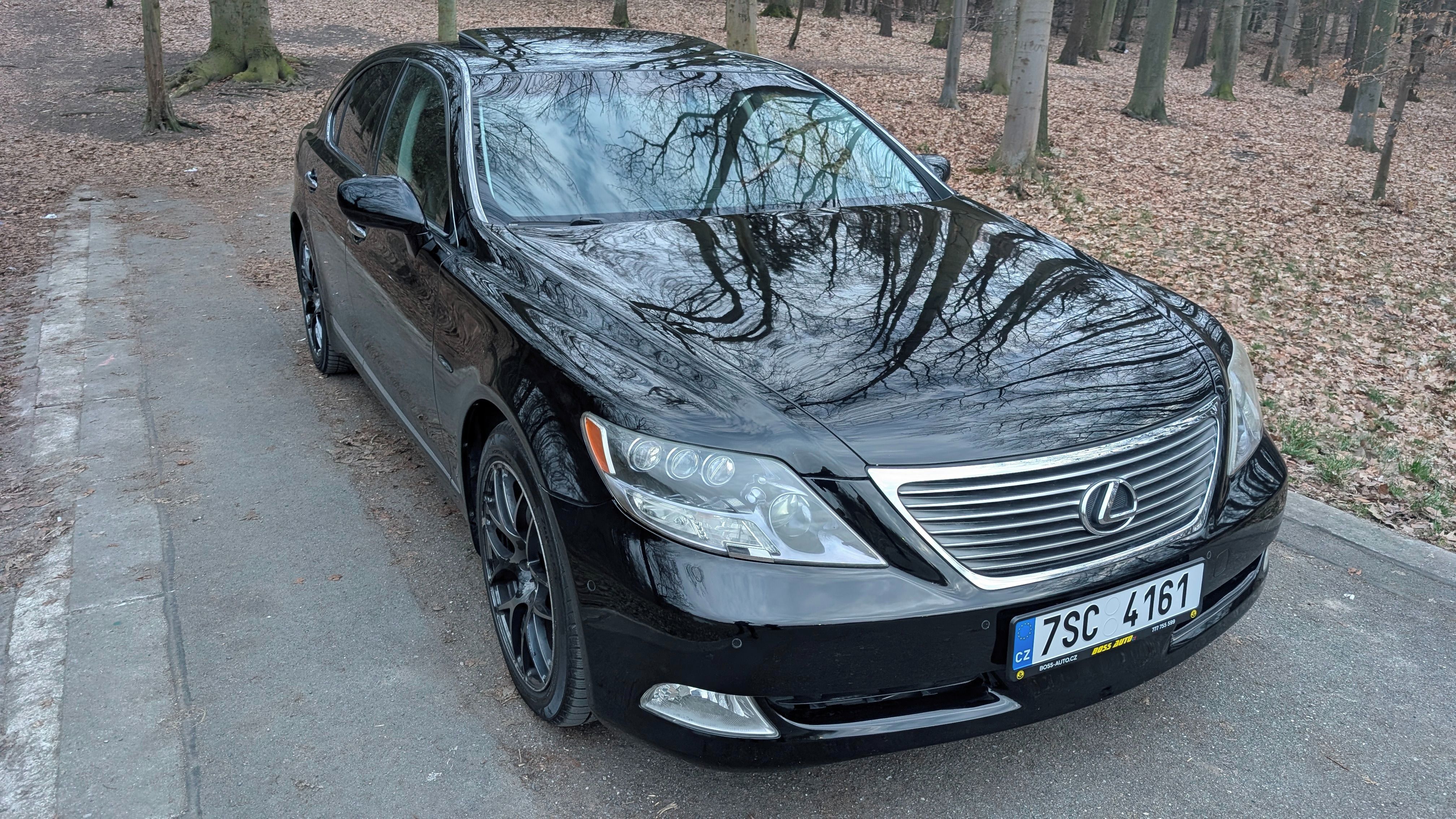 Lexus LS, 460, V8, 280 kW. - fotka 2