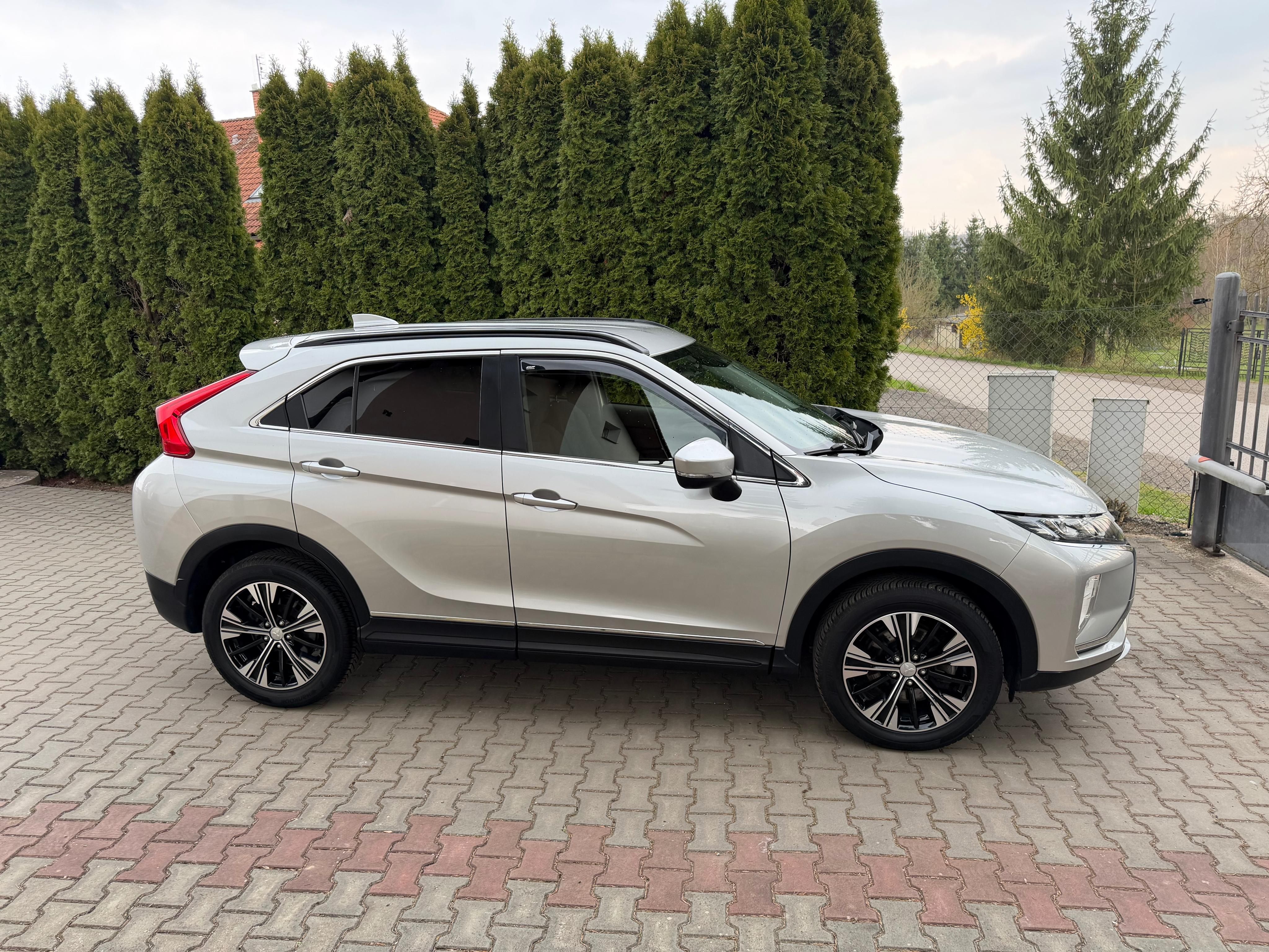 Mitsubishi Eclipse Cross, 1,5T-i Active ,automat , Tažné - fotka 2