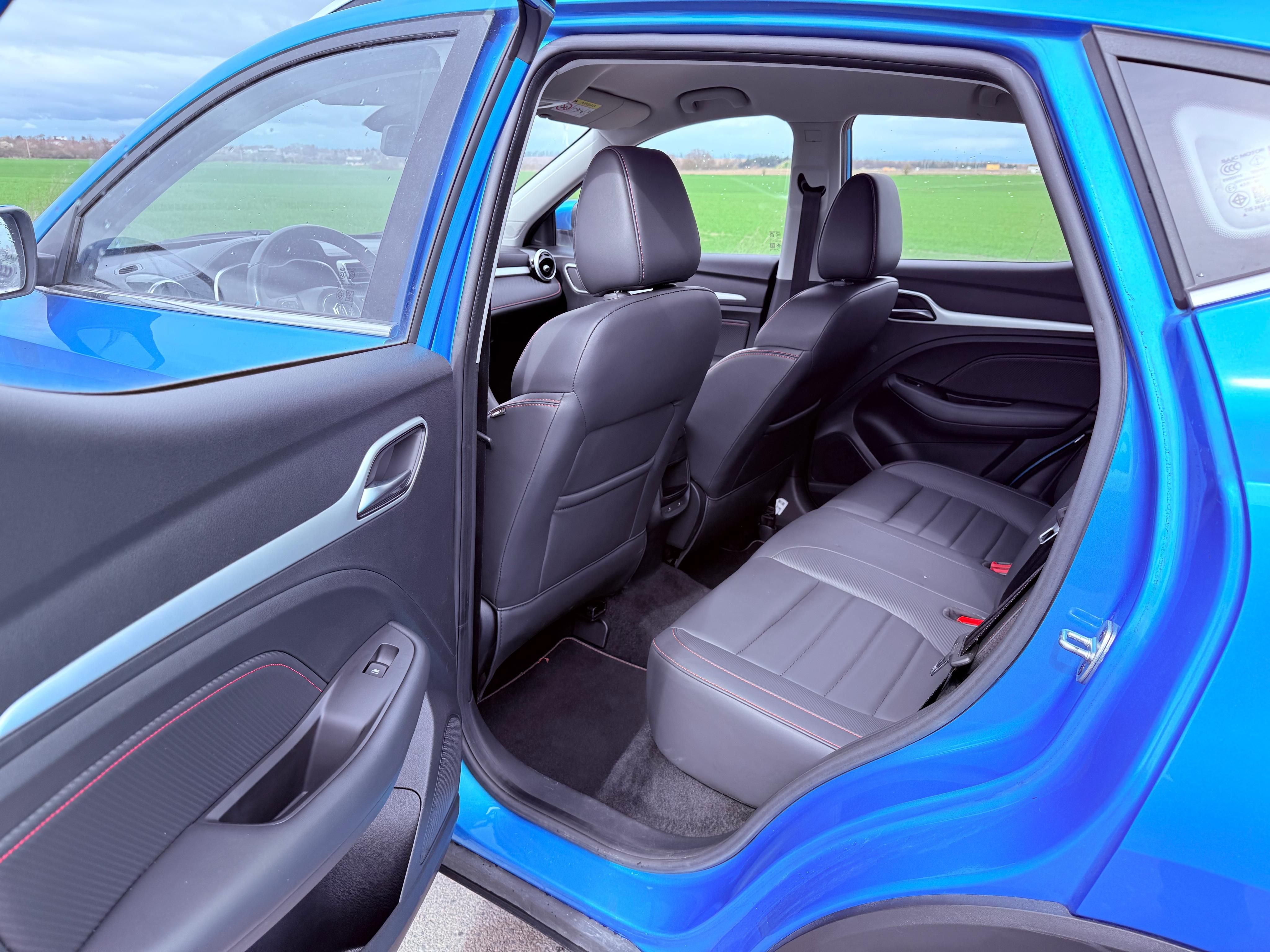MG ZS, automat 1.0i turbo - fotka 6