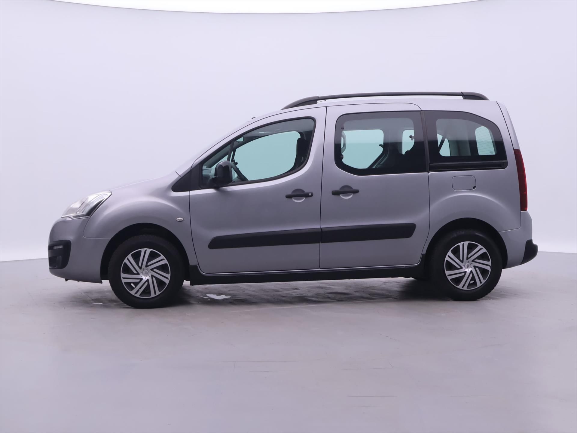 Citroën Berlingo, 1,2 PT 81kW XTR Multispace 1Ma - fotka 4