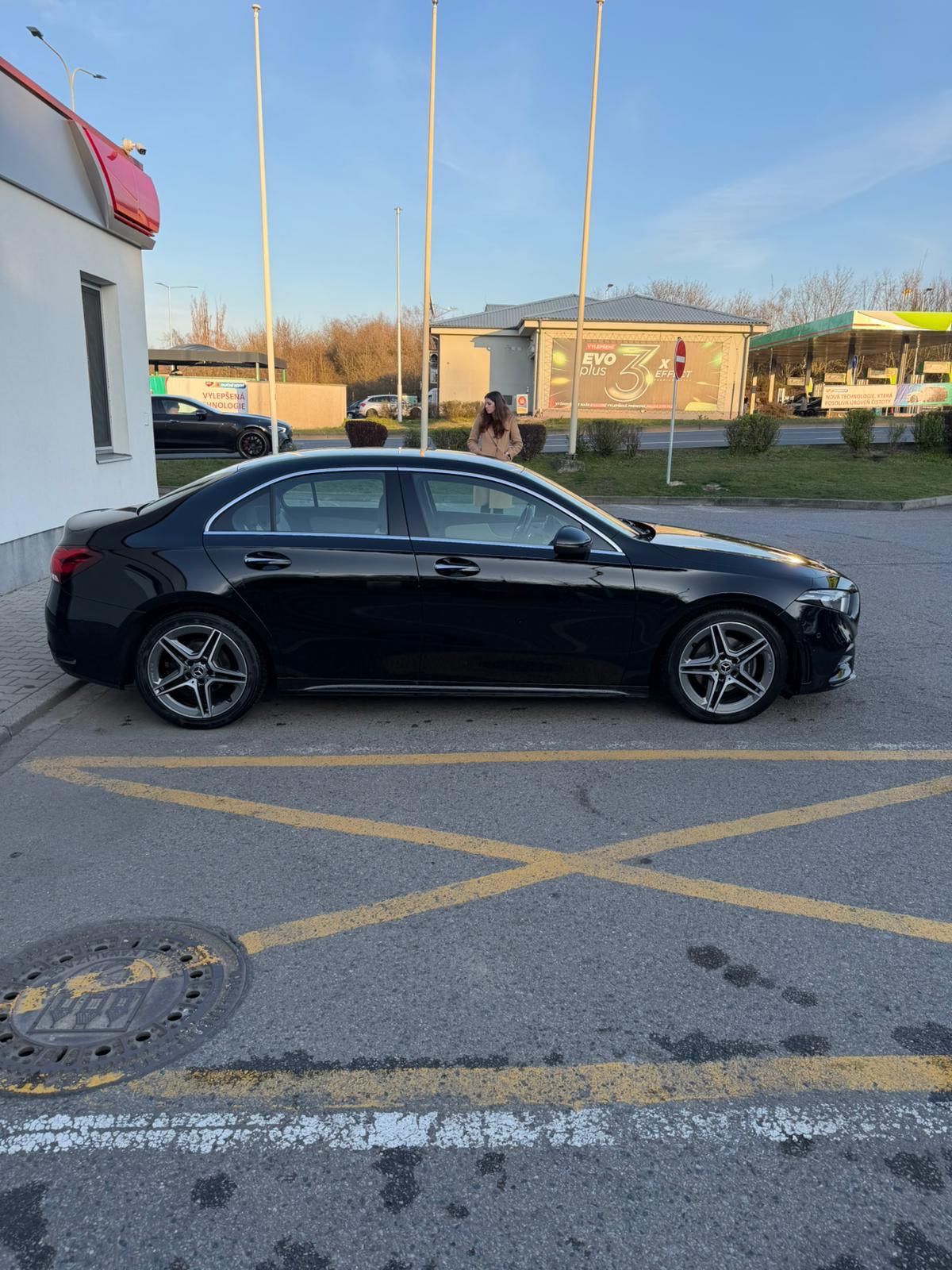 Mercedes-Benz Třídy A, Mercedes-Benz A180d sedan - fotka 5