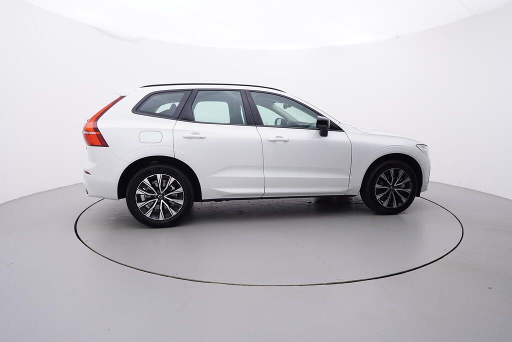 Volvo XC60, Plus Dark 2.0 B4 145 kW - fotka 6