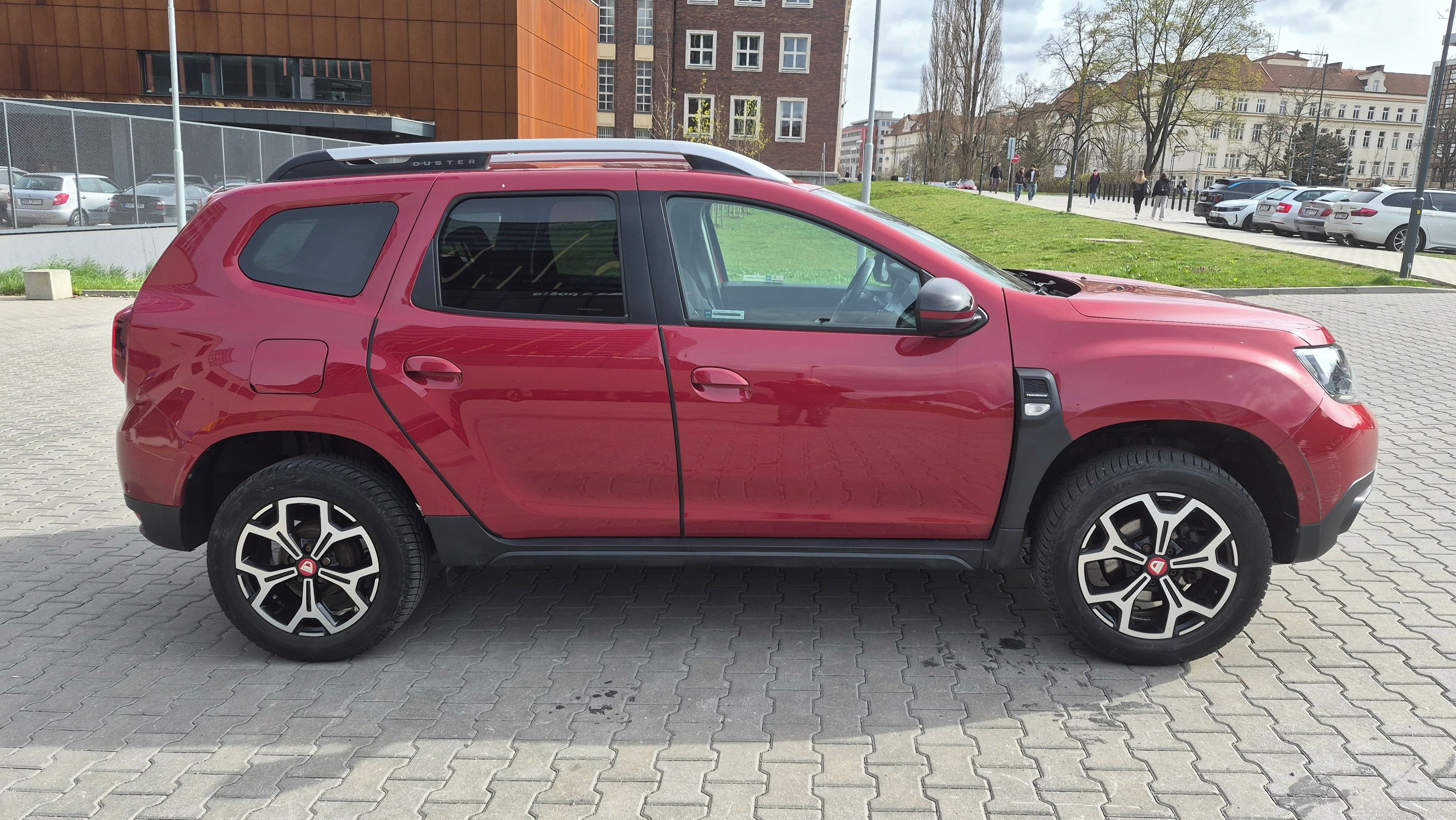 Dacia Duster, 1.3TCe,110 kW,DPH,1.maj,s.knih - fotka 4