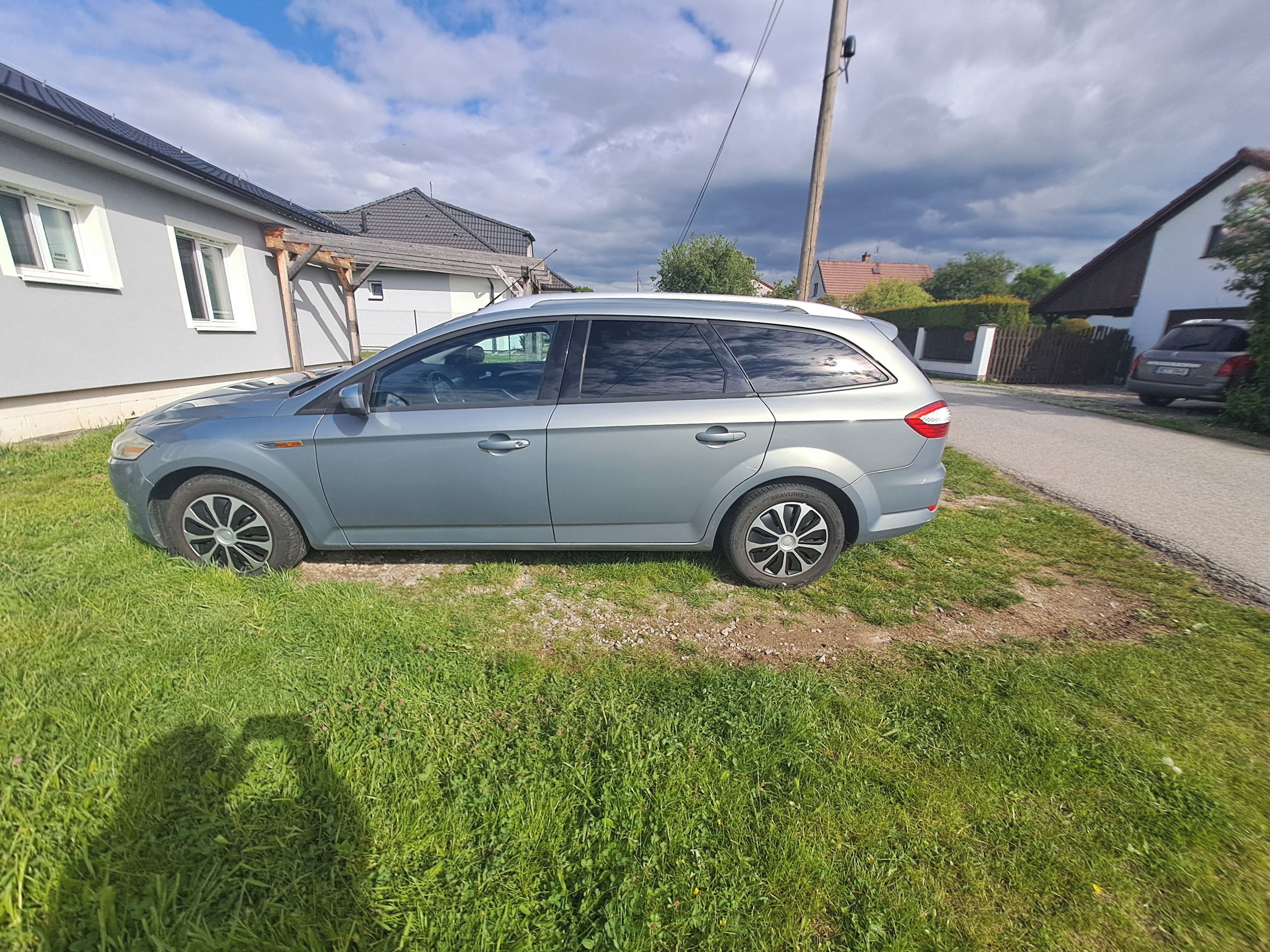 Ford Mondeo, Mondeo r.2008, 2.0, servisován - fotka 5