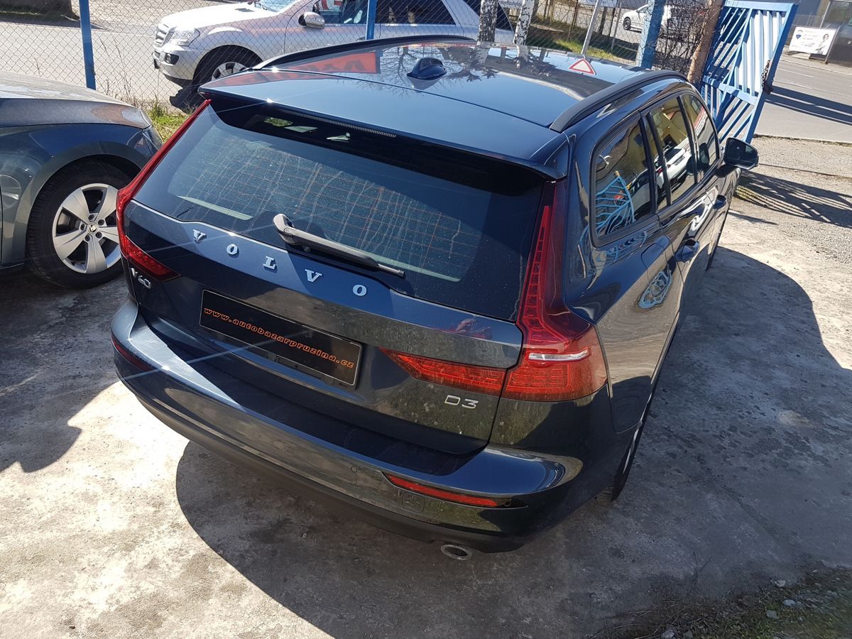 Volvo V60, D3 2.0D 110KW NAVI MANUÁL - fotka 6