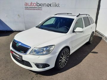 2.0TDi DSG RS 125kW Xenony