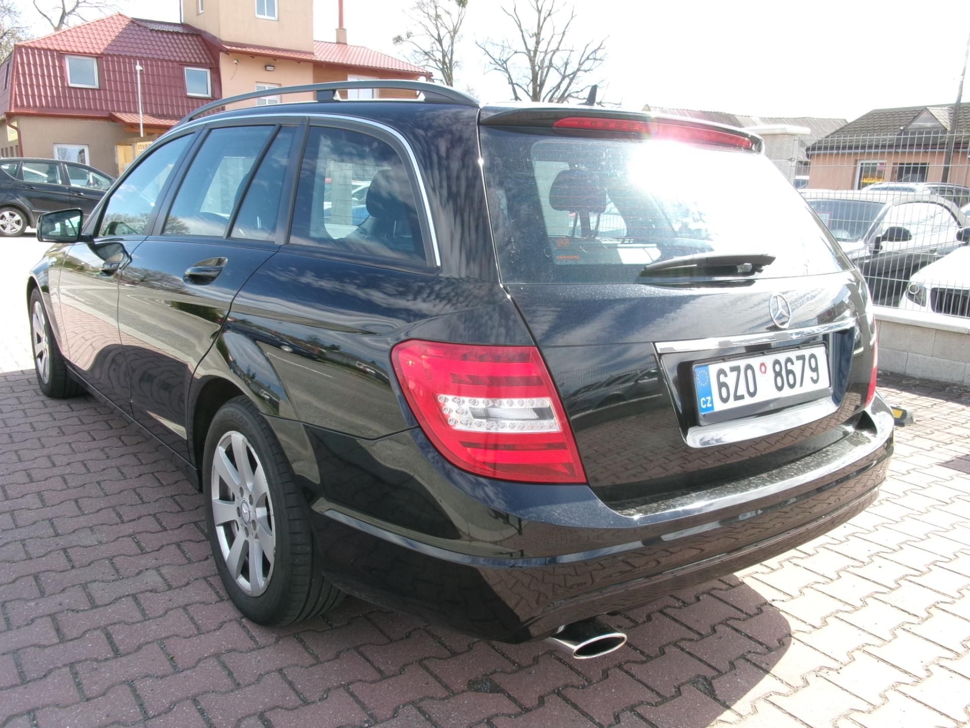 Mercedes-Benz Třídy C, C220 CDI 4MATIC - fotka 6