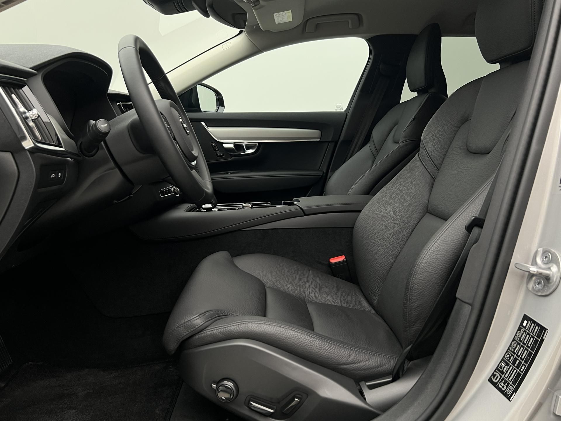 Volvo V90, T6 AWD RECHARGE PLUS DARK AUT - fotka 3