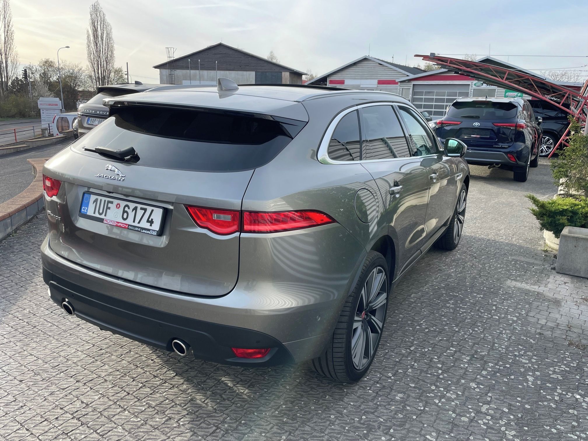 Jaguar F-Pace, R-Sport D300 AWD - fotka 6