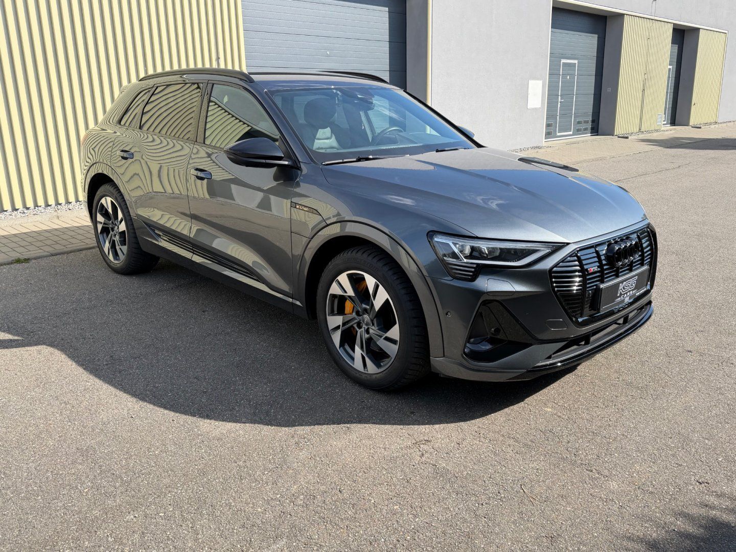 Audi e-tron, 55 300kW! Quattro! S-Line! ČR! - fotka 4