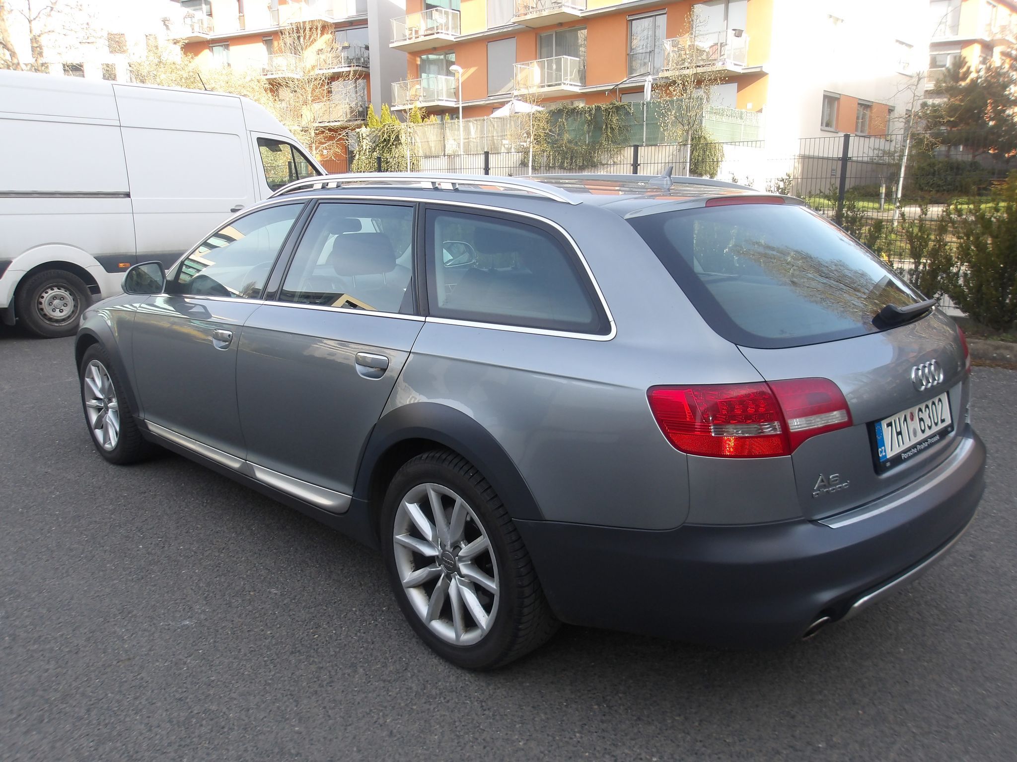 Audi A6, ALLROAD 3,0TDi 4x4 1.MAJ.!!! - fotka 4