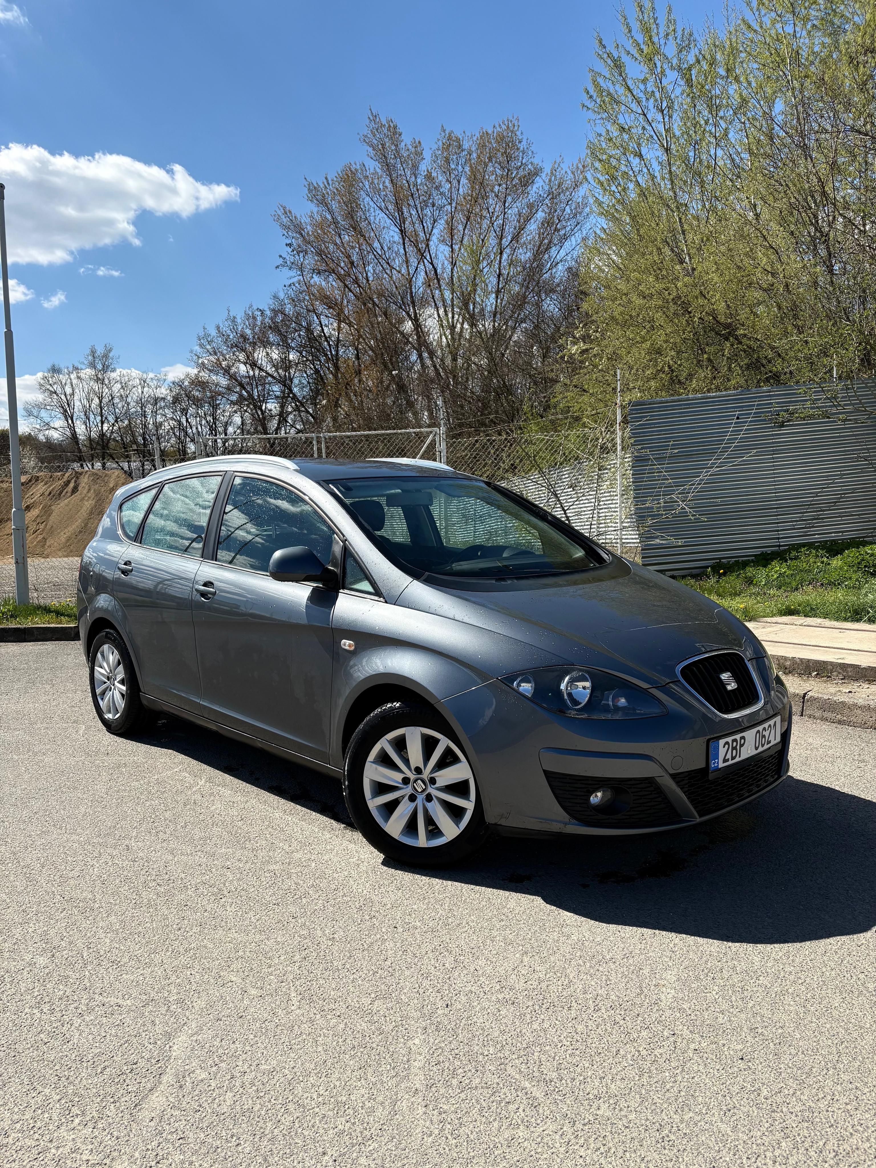 Seat Altea, XL 1.6TDi 77kW+DVD+NAVI - fotka 2