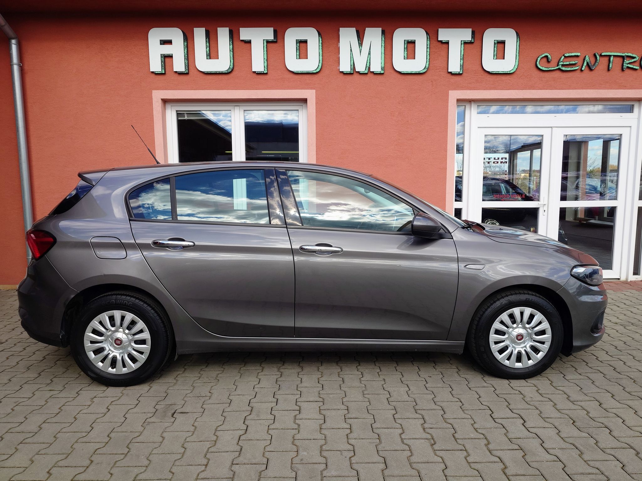 Fiat Tipo, 1.6 JTDM Lounge 88 kW - fotka 5