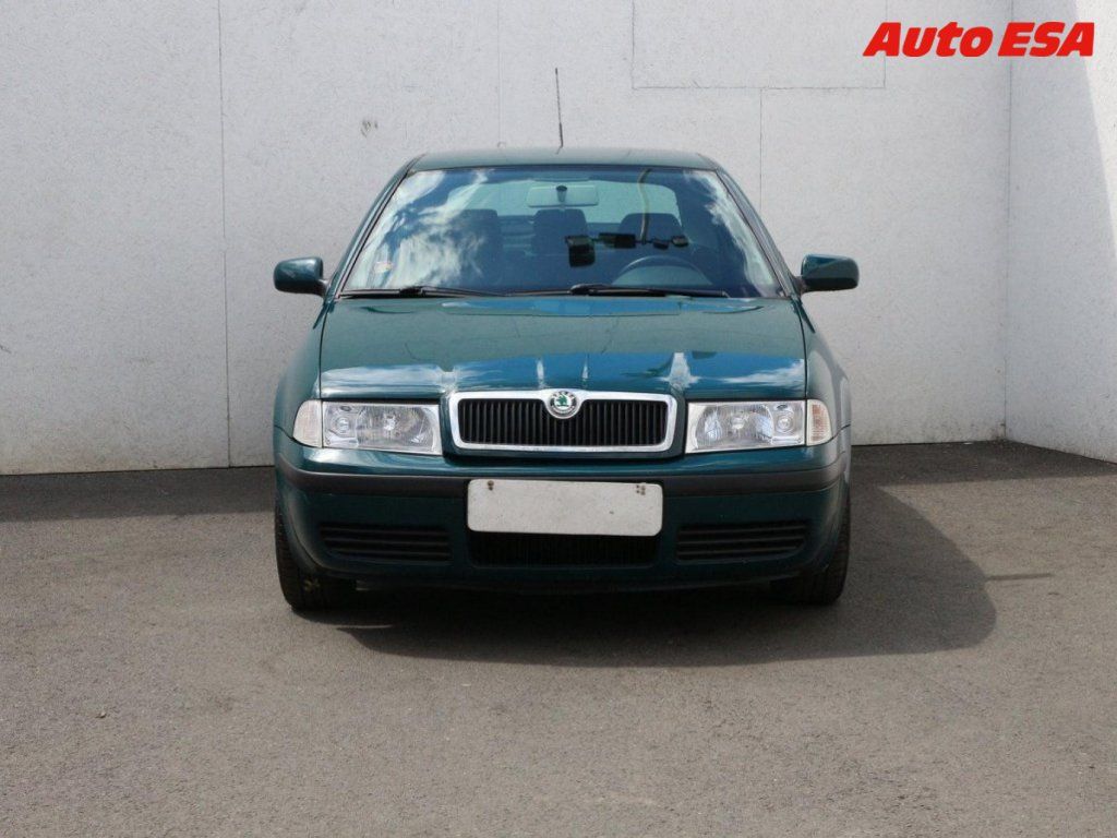 Škoda Octavia, 1.6i - fotka 2