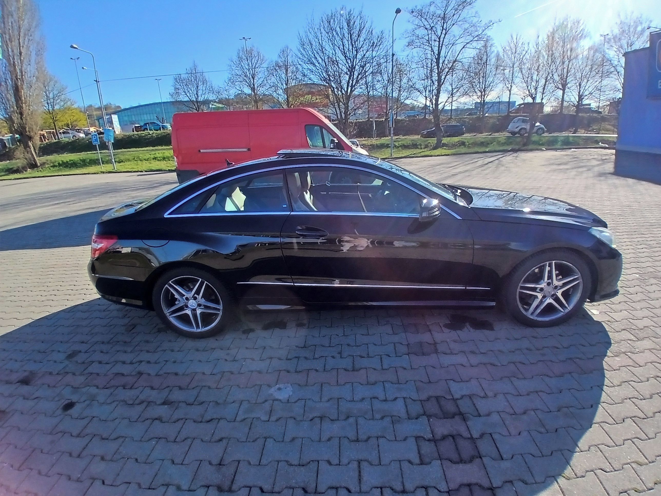Mercedes-Benz Třídy E, E350CDI COUPE - fotka 4