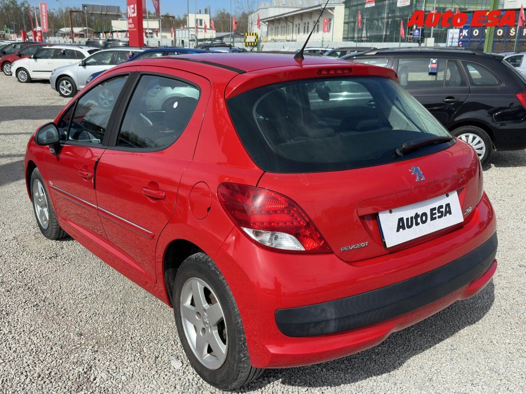 Peugeot 207, 1.4i,2.maj,ČR,AC - fotka 6