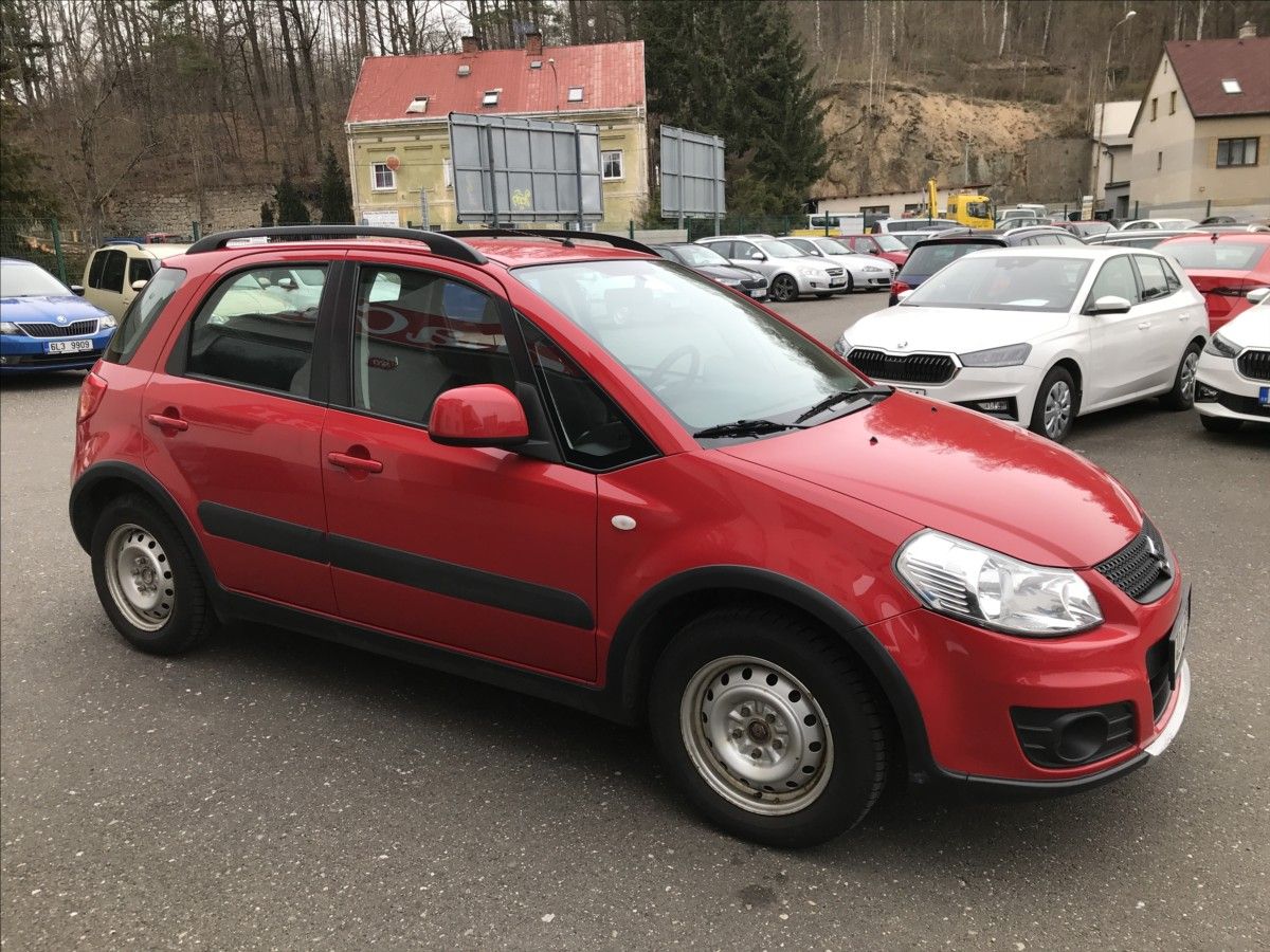Suzuki SX4, 1,6 i 79kW 4x2 LPG - fotka 4