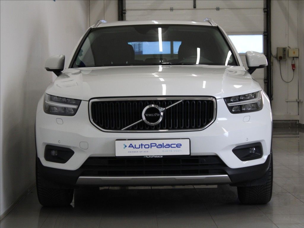 Volvo XC40, 2,0 D4 AWD Mom.PRO Pilot Tažné - fotka 2