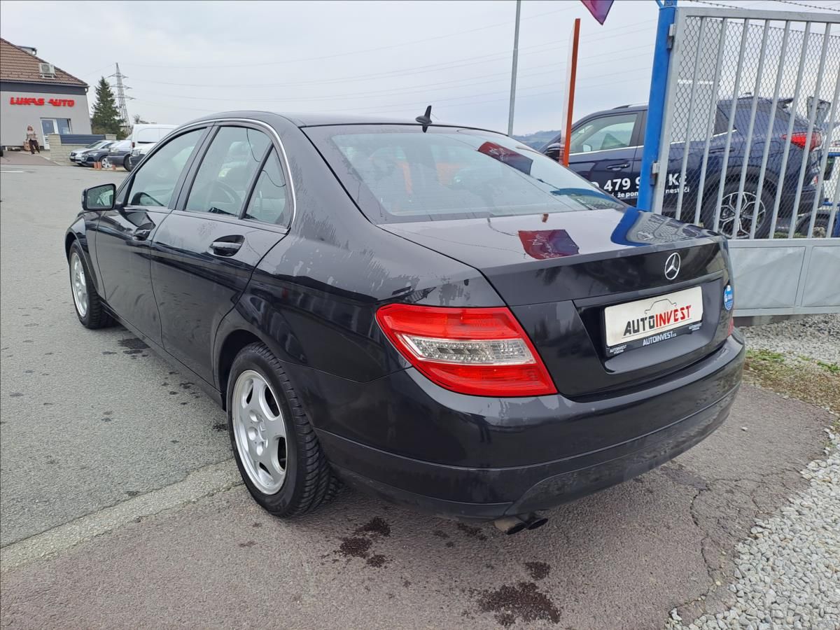 Mercedes-Benz Třídy C, 200 CDI - fotka 4