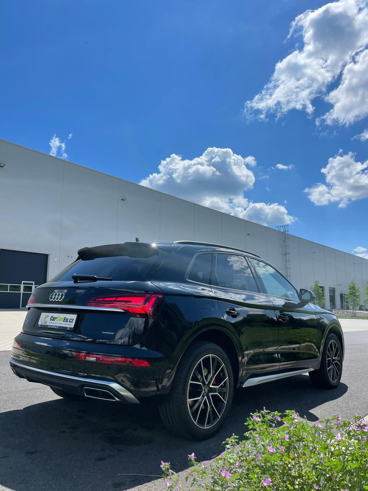 Audi Q5, 40 TDi 150KW S line quattro - fotka 4