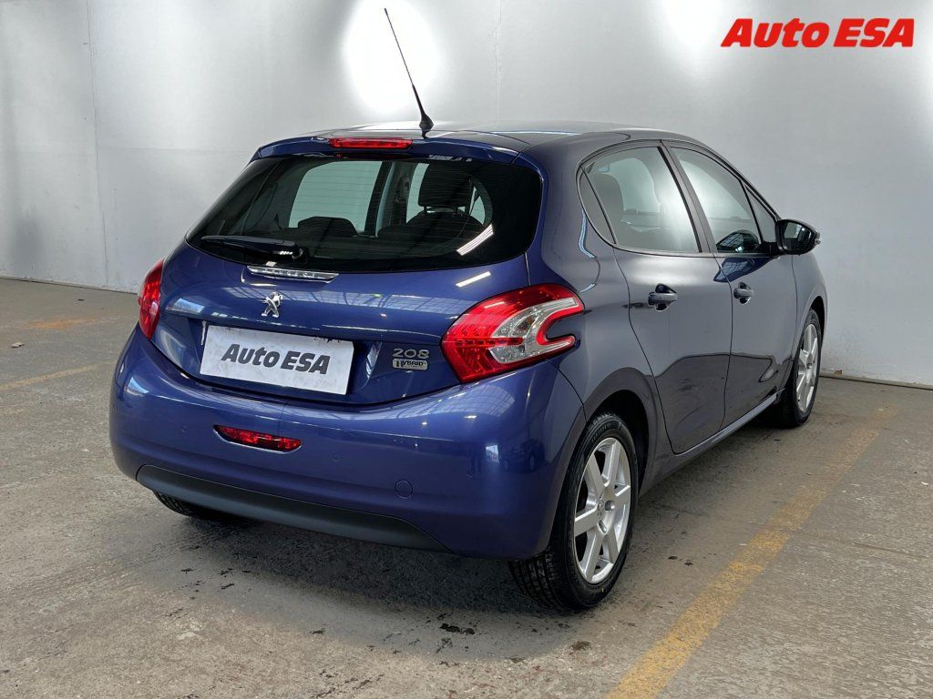 Peugeot 208, 1.2 PT,AC,výhřev sed - fotka 4