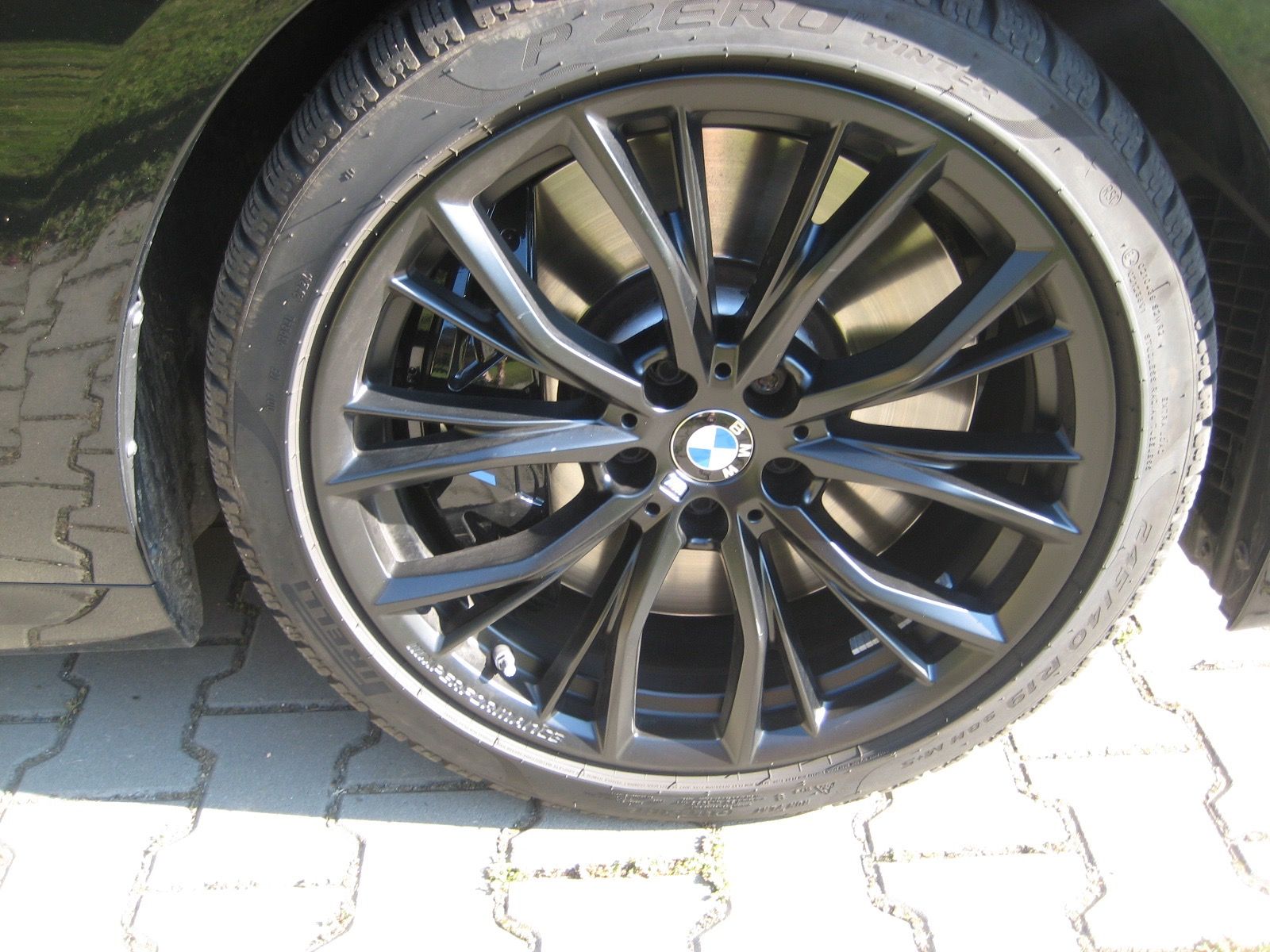 BMW Řada 8, 840 Xdrive - fotka 4