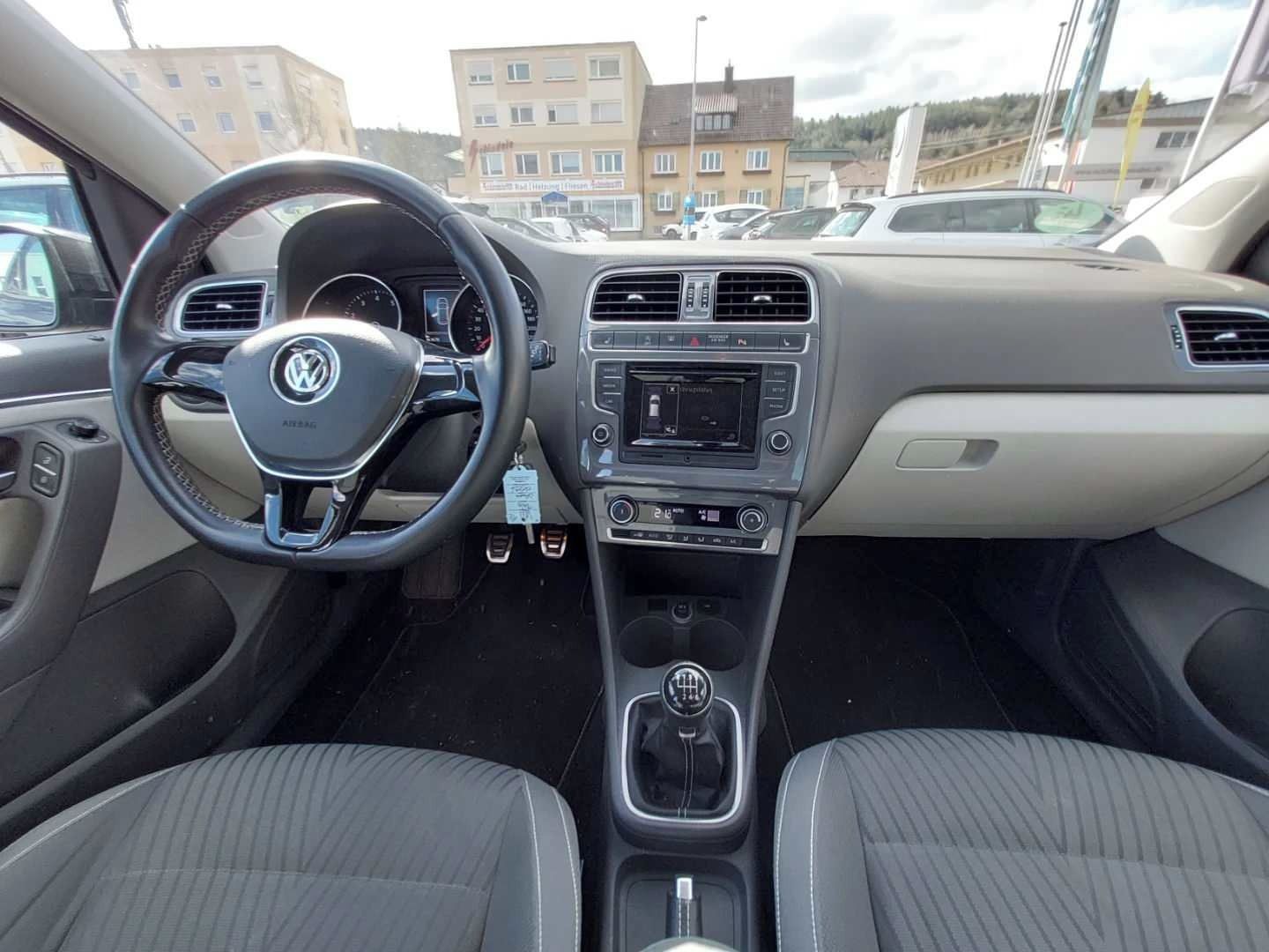 Volkswagen Polo, 1.2 TSI 81 KW ROZVODY ŘEMEN - fotka 2
