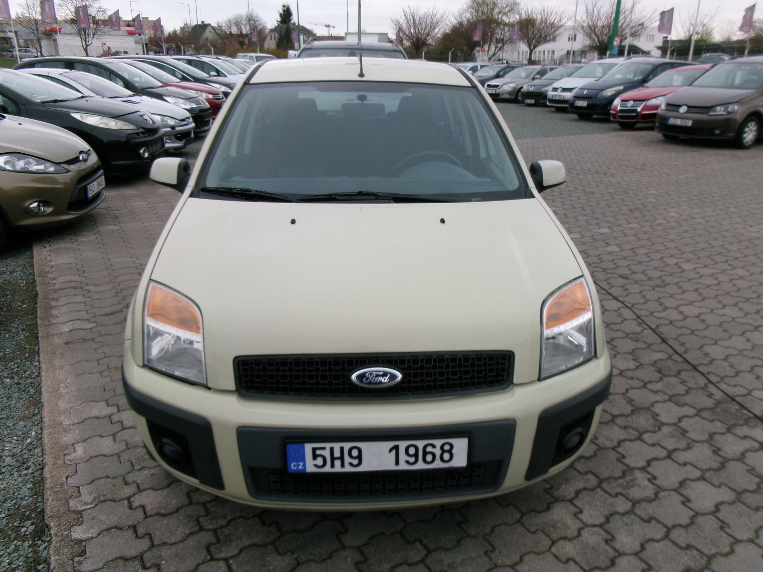 Ford Fusion, 1.4i CZ,serviska,2x kola - fotka 2