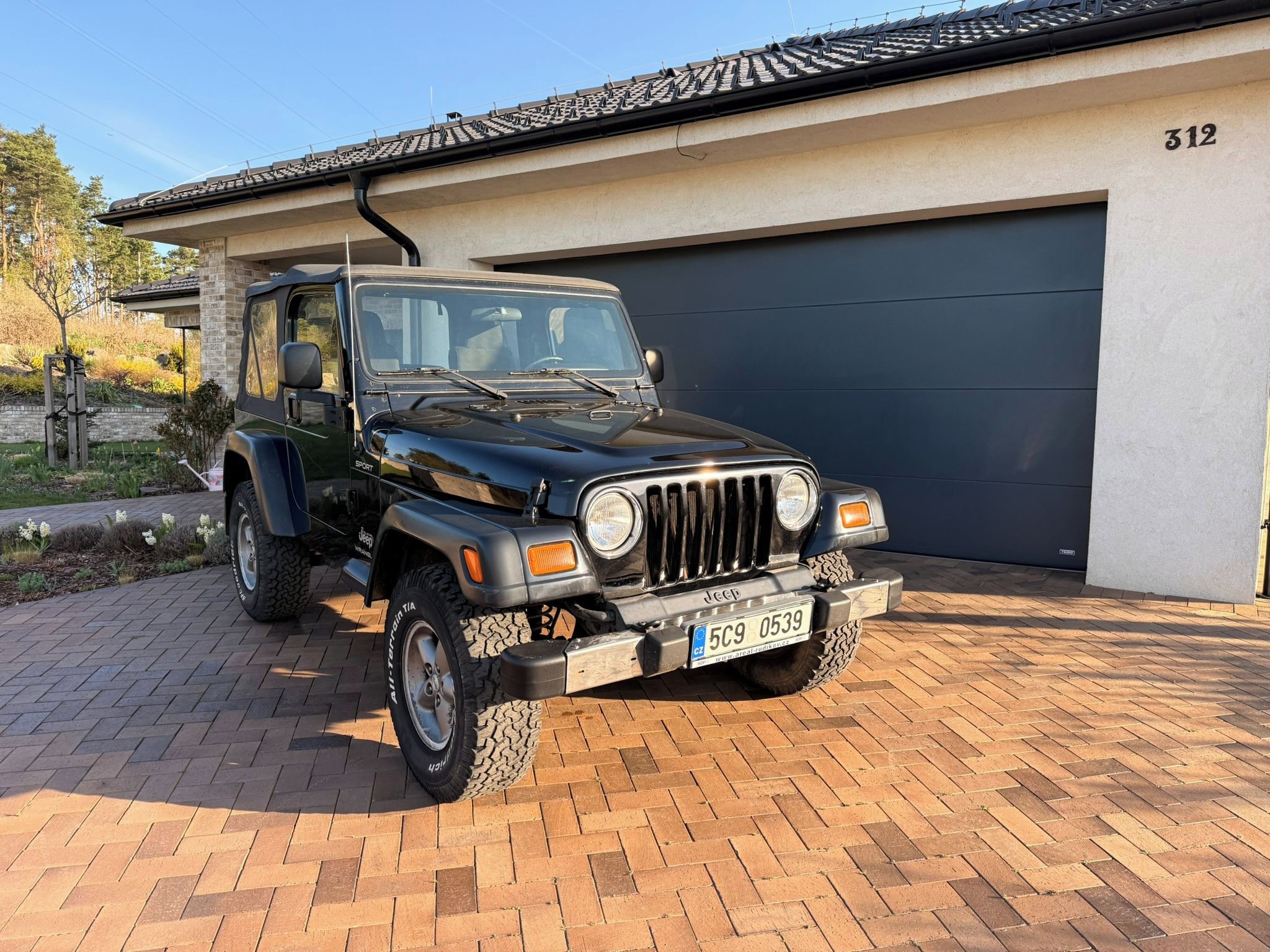 Jeep Wrangler, Wrangler 2.4L HARDTOP