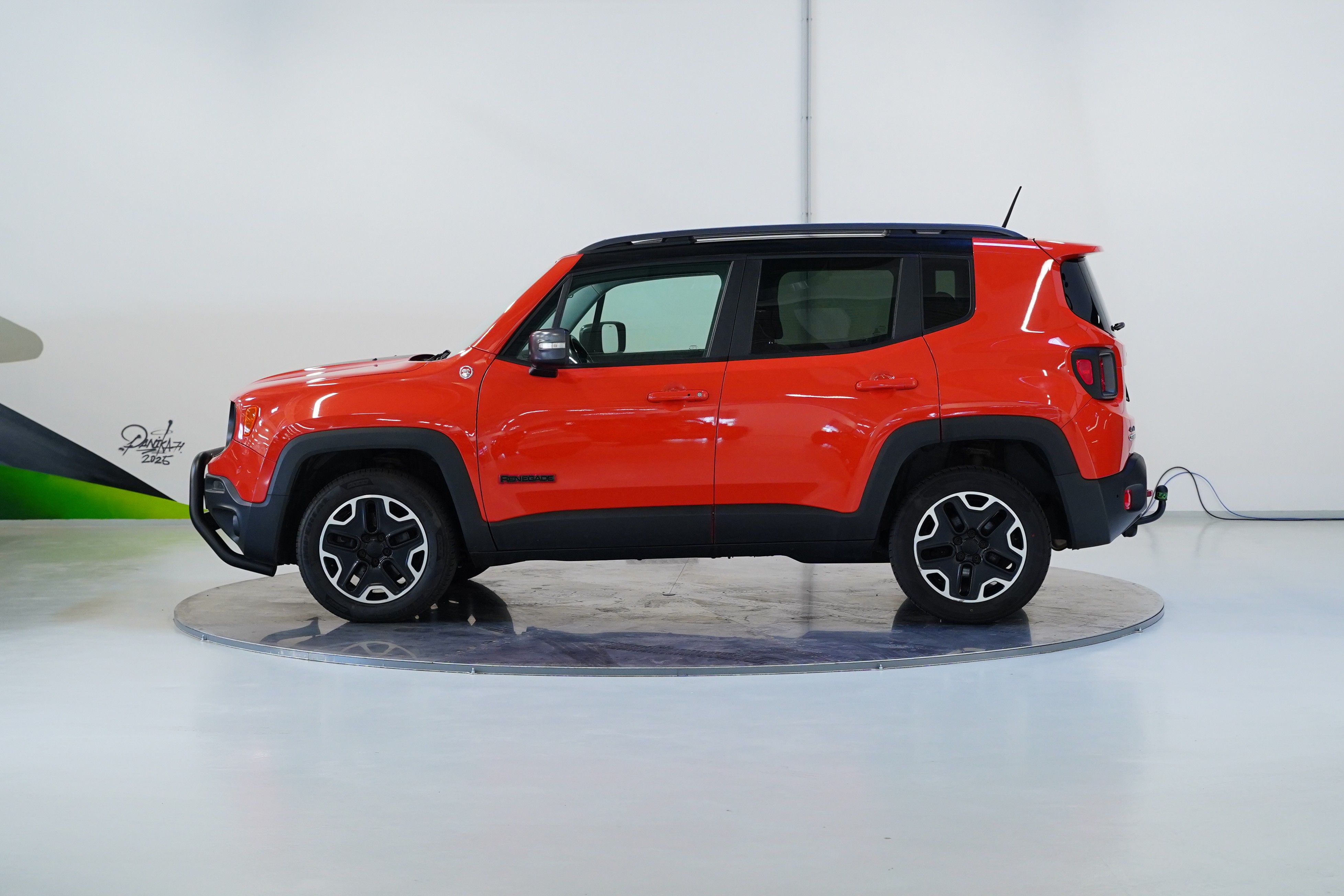 Jeep Renegade, 2.0 M-Jet 125 kW 4x4 Trailhawk - fotka 3