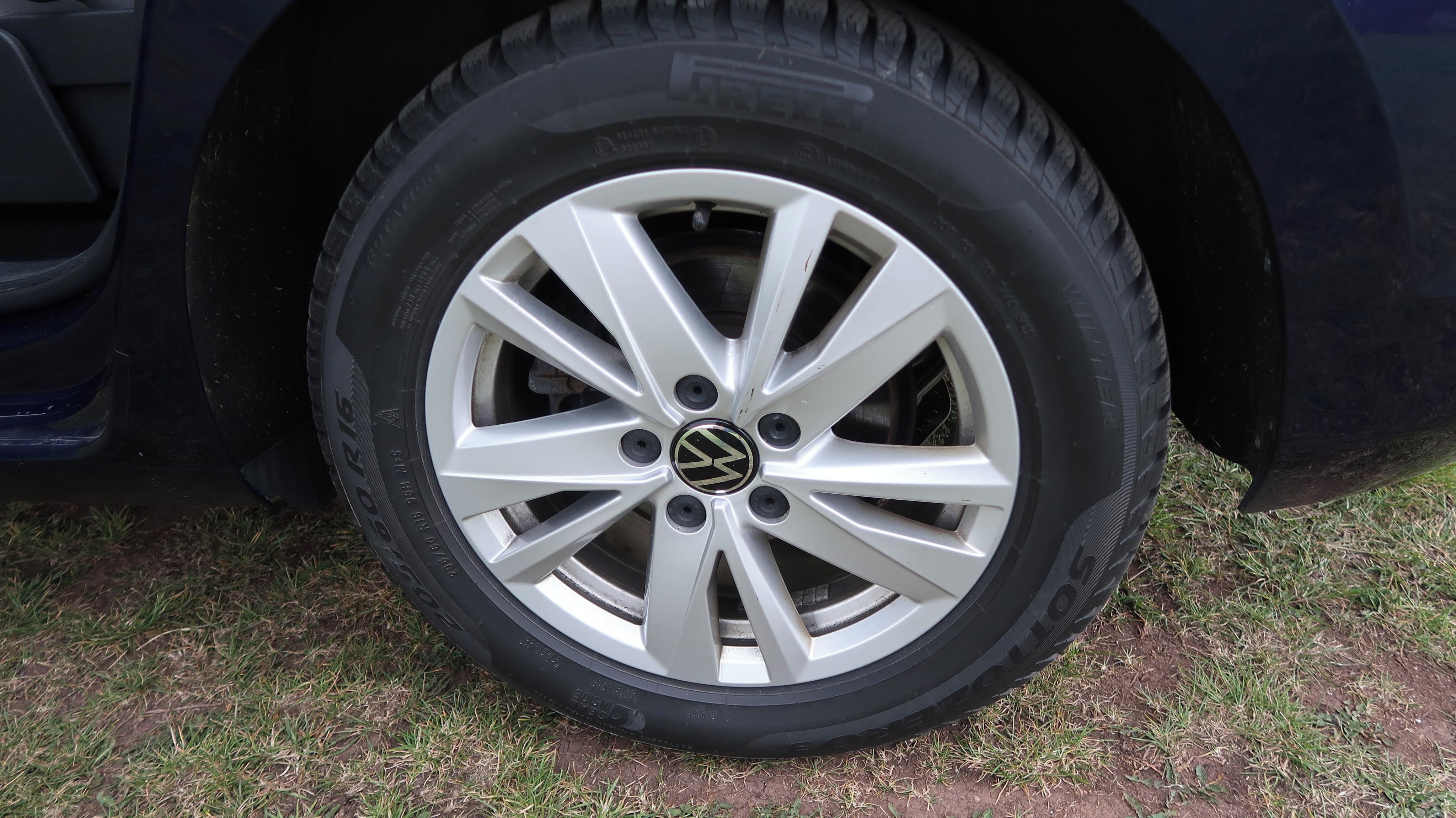 Volkswagen Touran, 2.0 TDI 110kW 7-míst DSG DPH - fotka 5