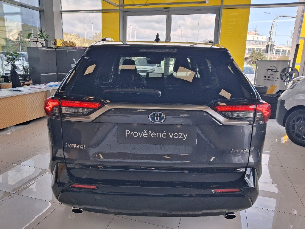 Toyota Rav4, 2.5 136kW PHEV 2025 - fotka 6
