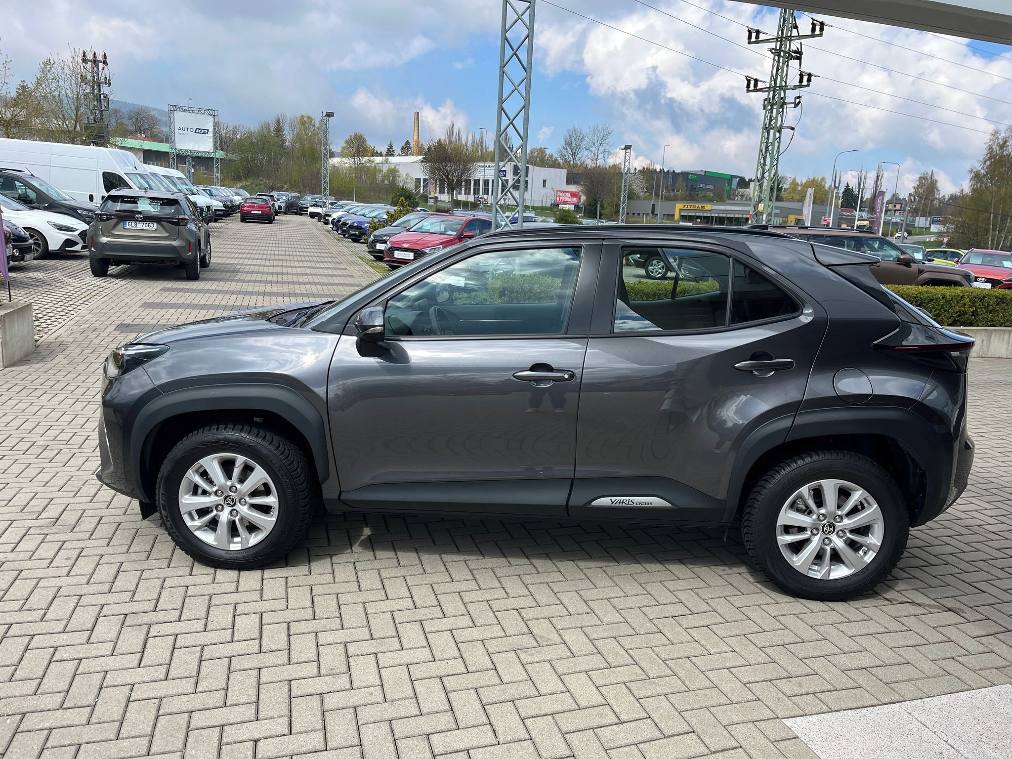 Toyota Yaris Cross, 1.5 Hybrid e-CVT Comfort - fotka 3