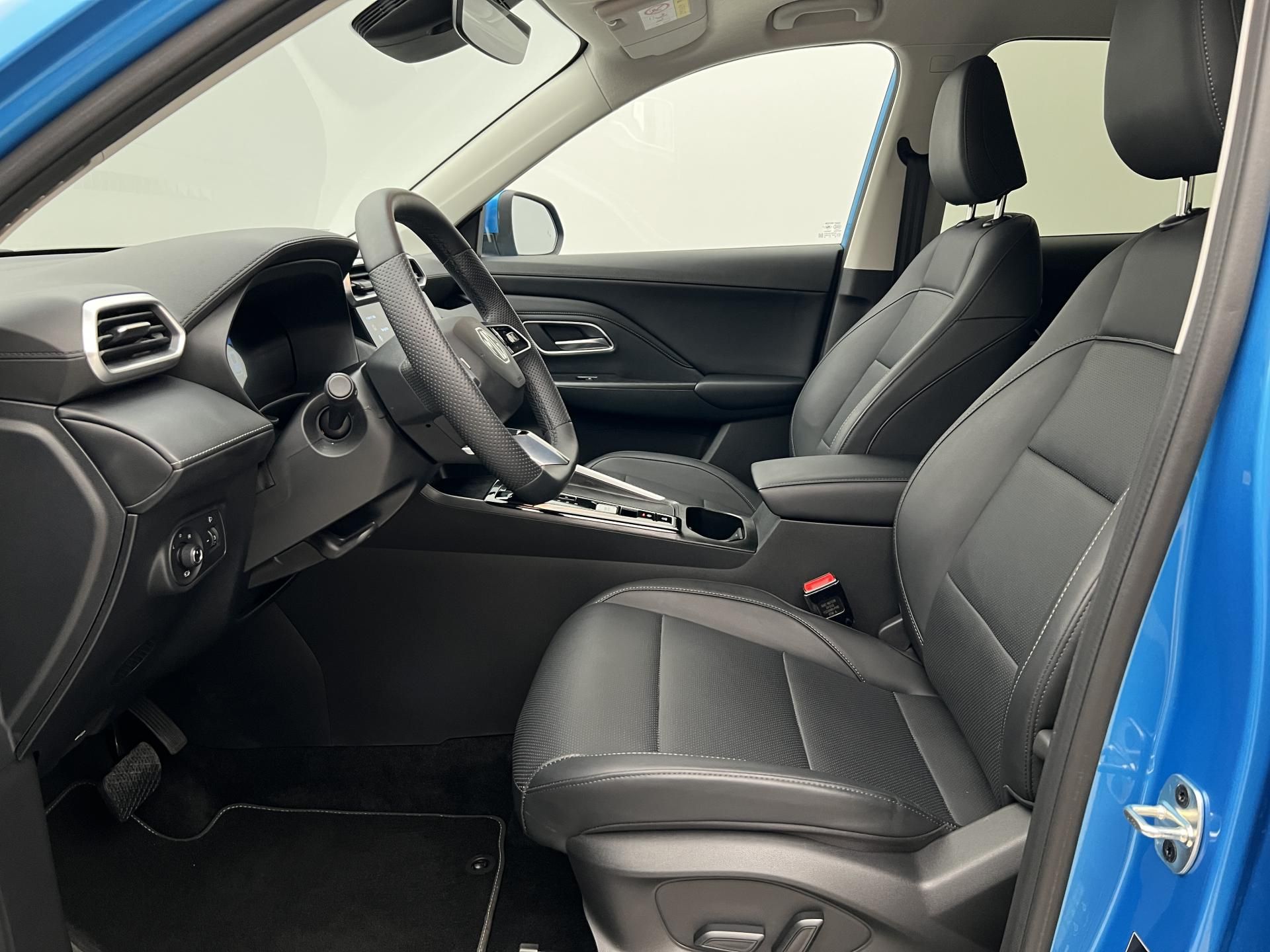 MG ZS, 1.5 EXCLUSIVE HYBRID+ AUT CZ - fotka 3