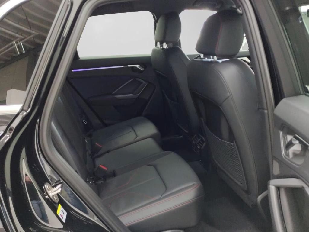 Audi Q3, 40 TDI quattro  2x S LINE - fotka 5