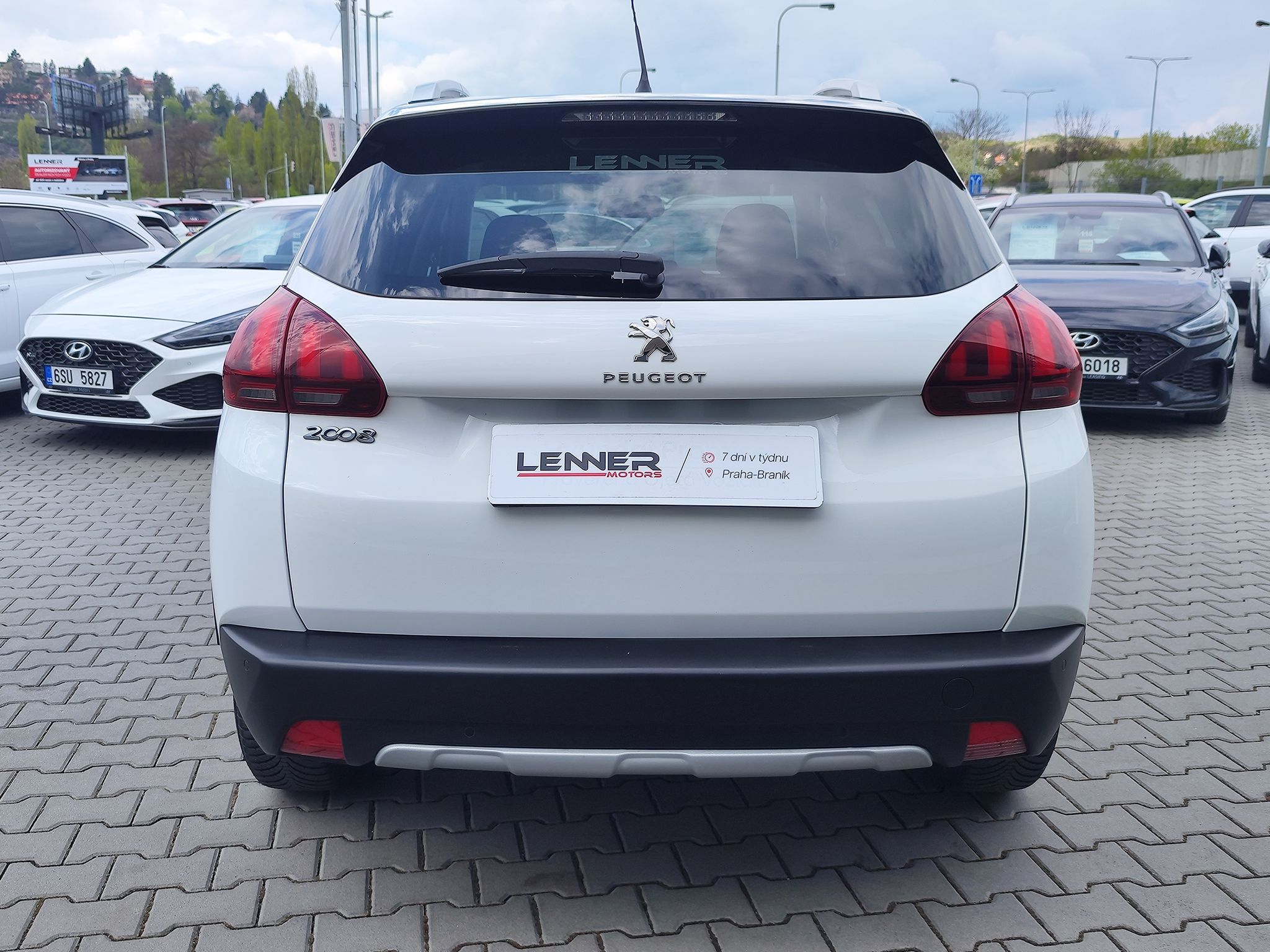 Peugeot 2008, 1.2 Puretech/81kW Allure AT - fotka 6