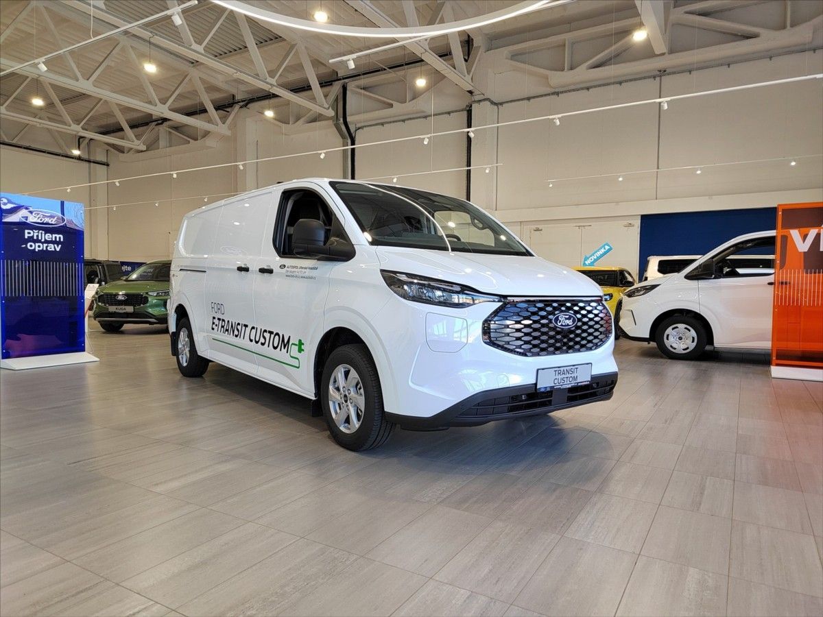 Ford Transit Custom, 340 L2 Trend 64 kWh Dojezd 314