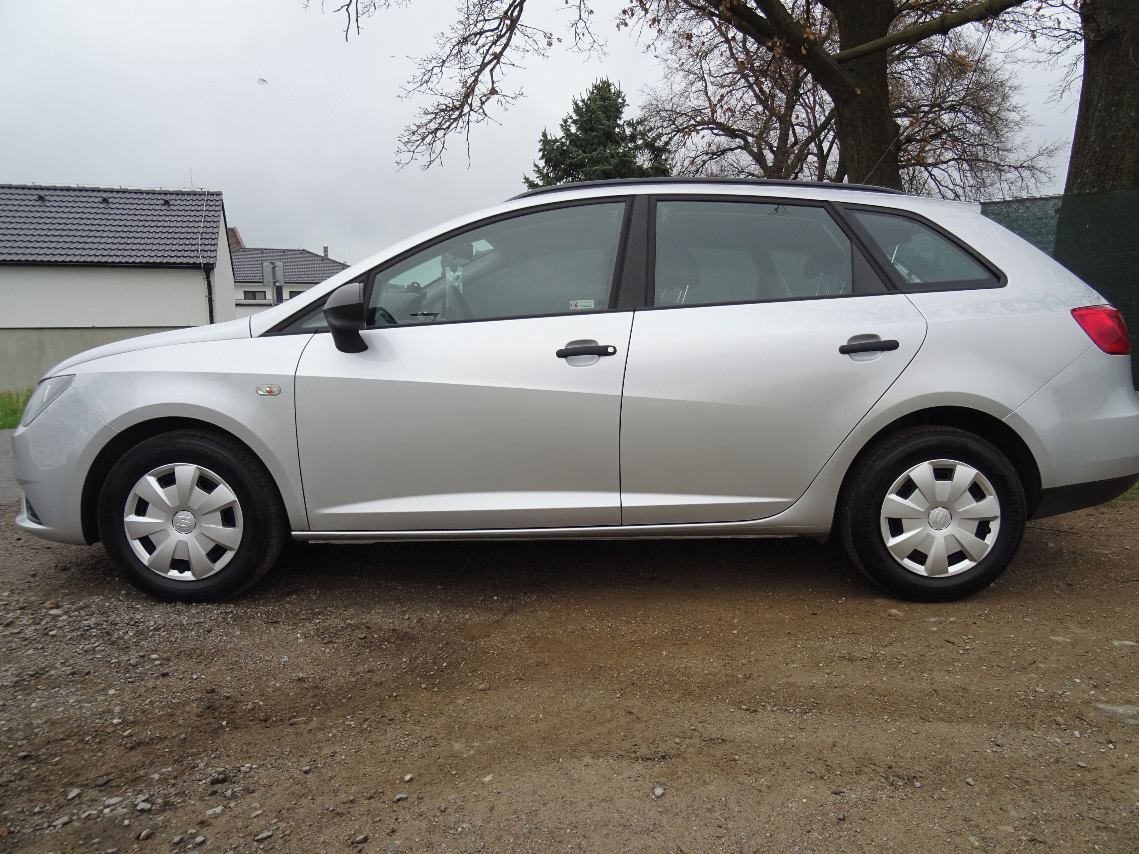 Seat Ibiza, 1,0MPI 2x kola,spot.5,5L/100km - fotka 6