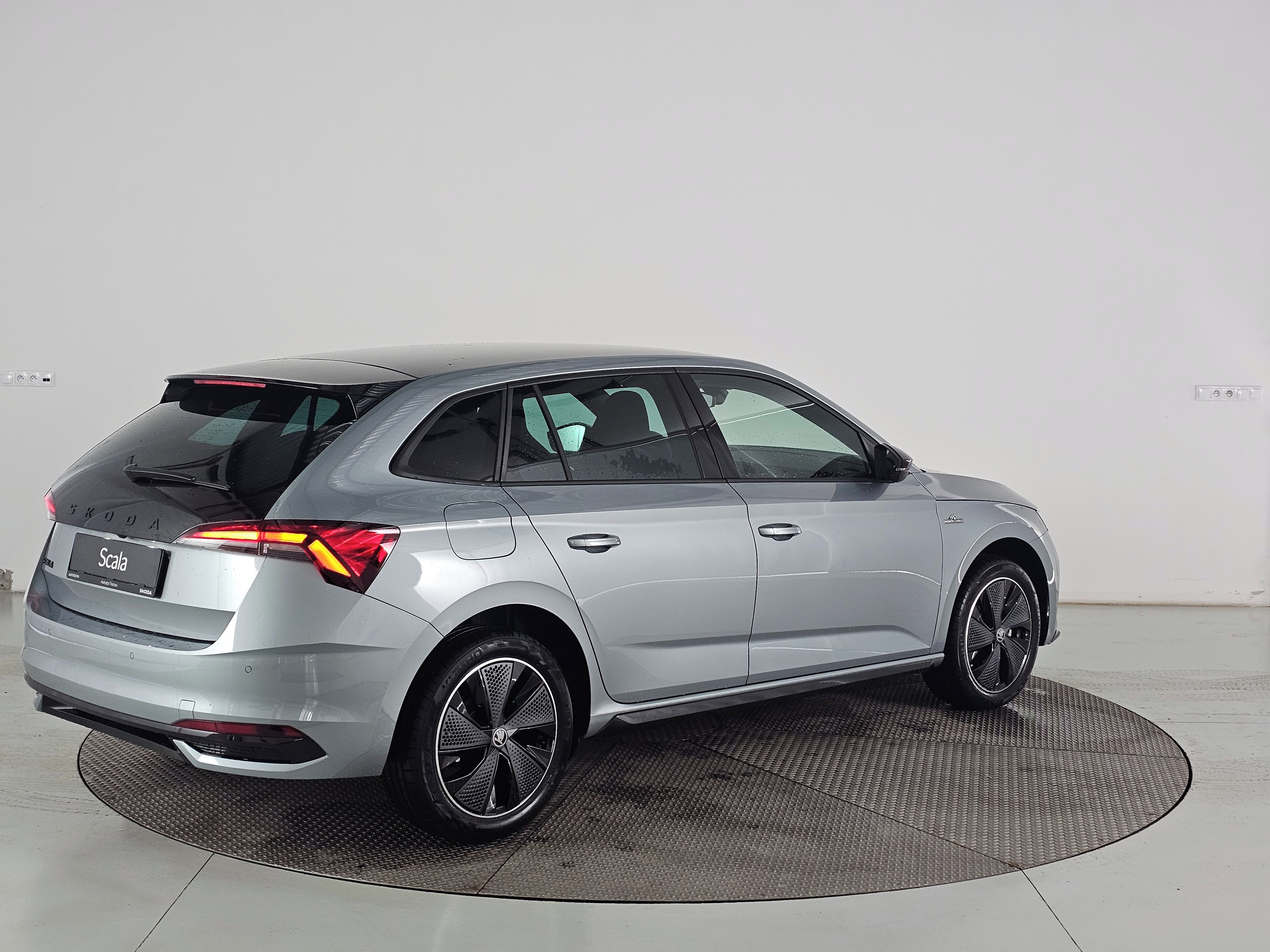 Škoda Scala, Monte Carlo 1.0TSI 85kW man. - fotka 5