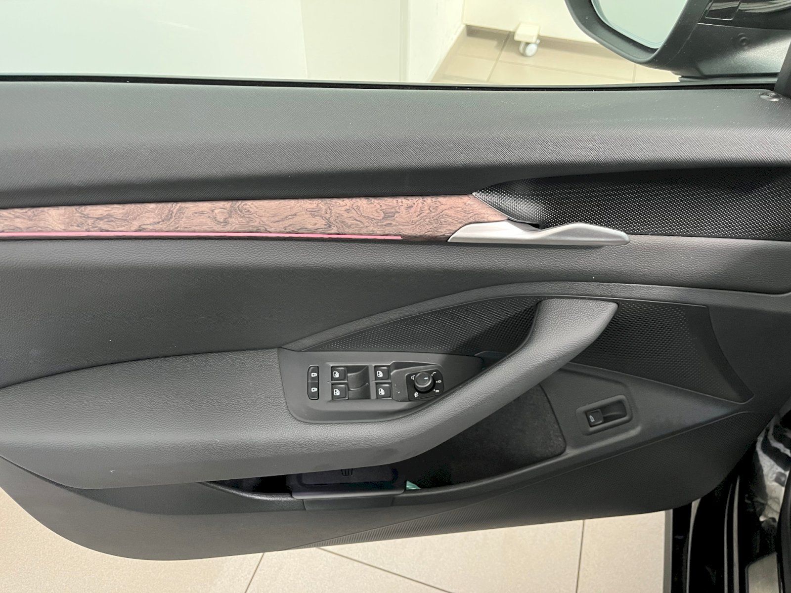 Škoda Superb, 2.0 TDI 142 kW A7A L&K - fotka 6