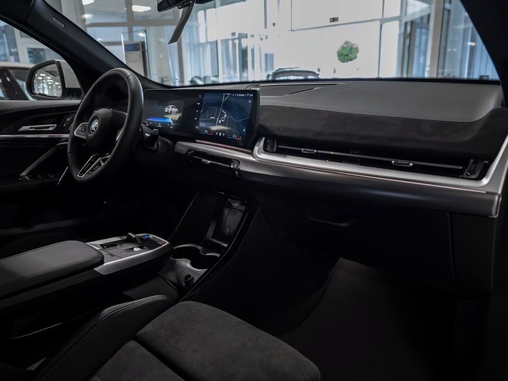 BMW iX2, IX2 eDrive 20 M-Sport LED - fotka 4