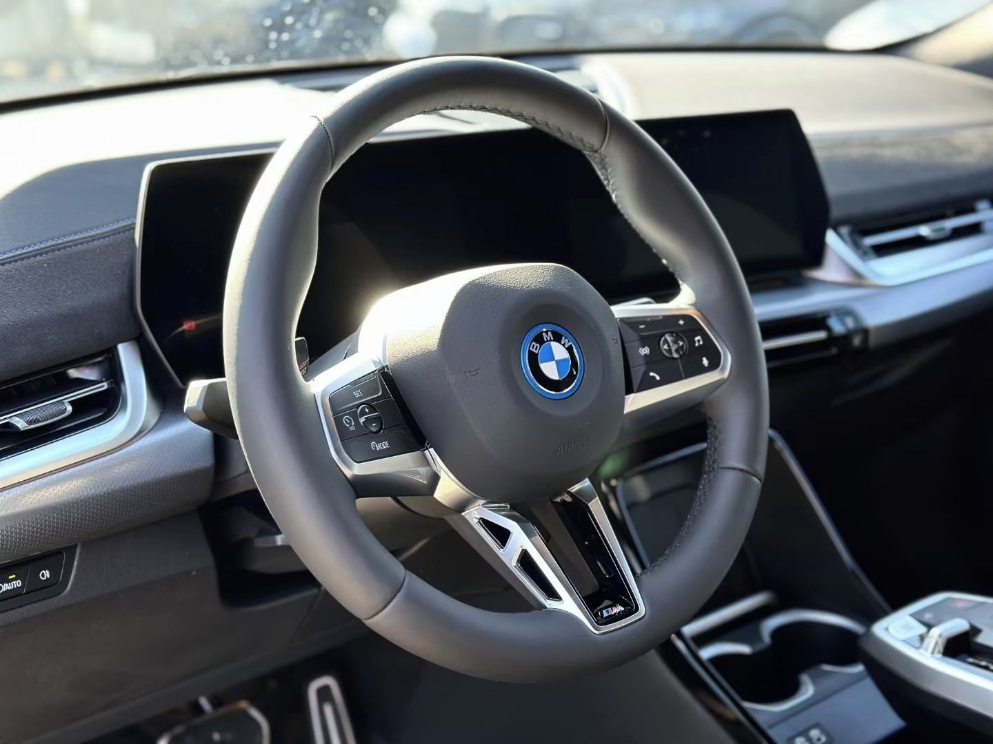 BMW iX2, eDrive20 M Sportpaket - fotka 5