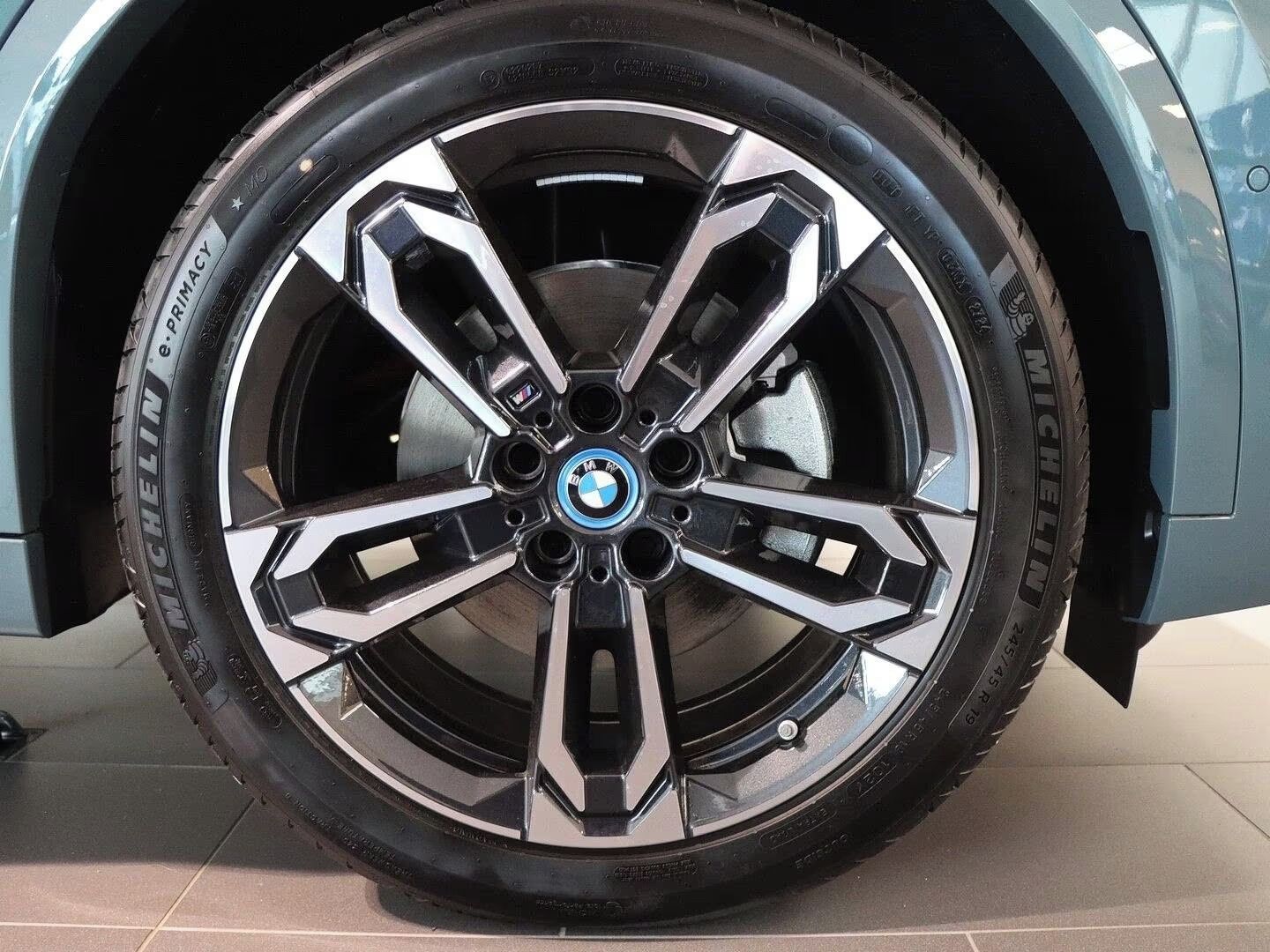 BMW iX2, IX2 EDRIVE20 - fotka 5