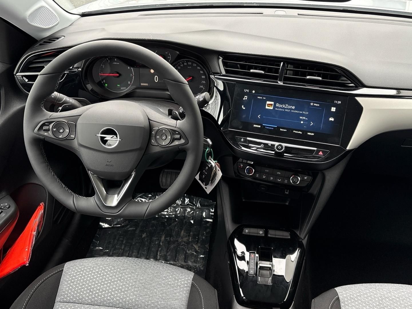 Opel Corsa, 1.2Turbo 100k 74kW Edition - fotka 4