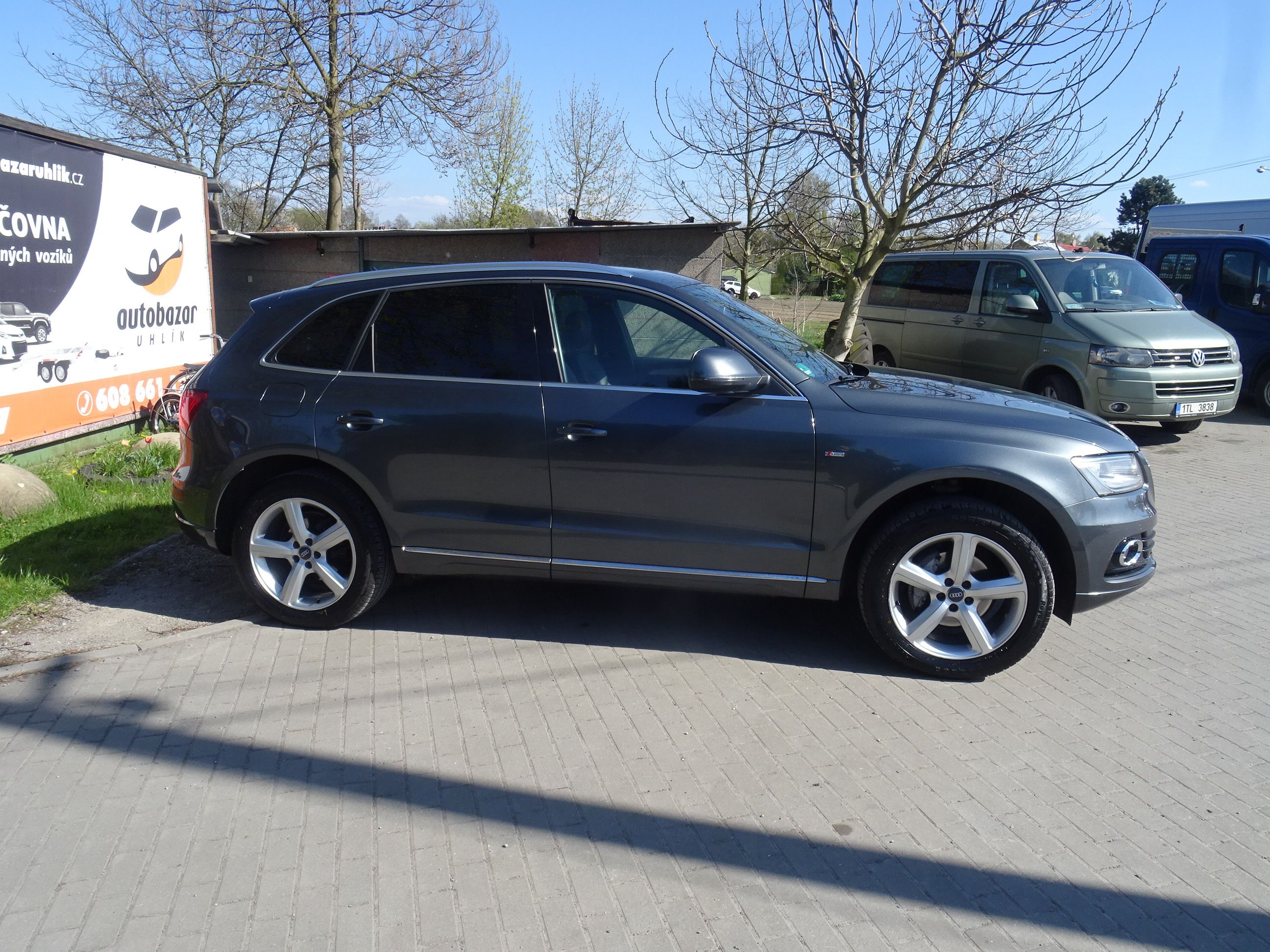 Audi Q5, 2.0 TDI 4X4 - fotka 4